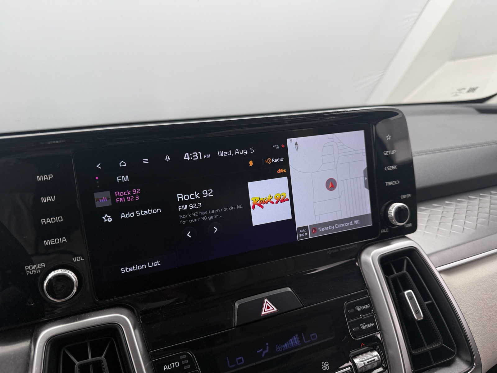 Thumbnail: 2023 Kia Sorento - 3