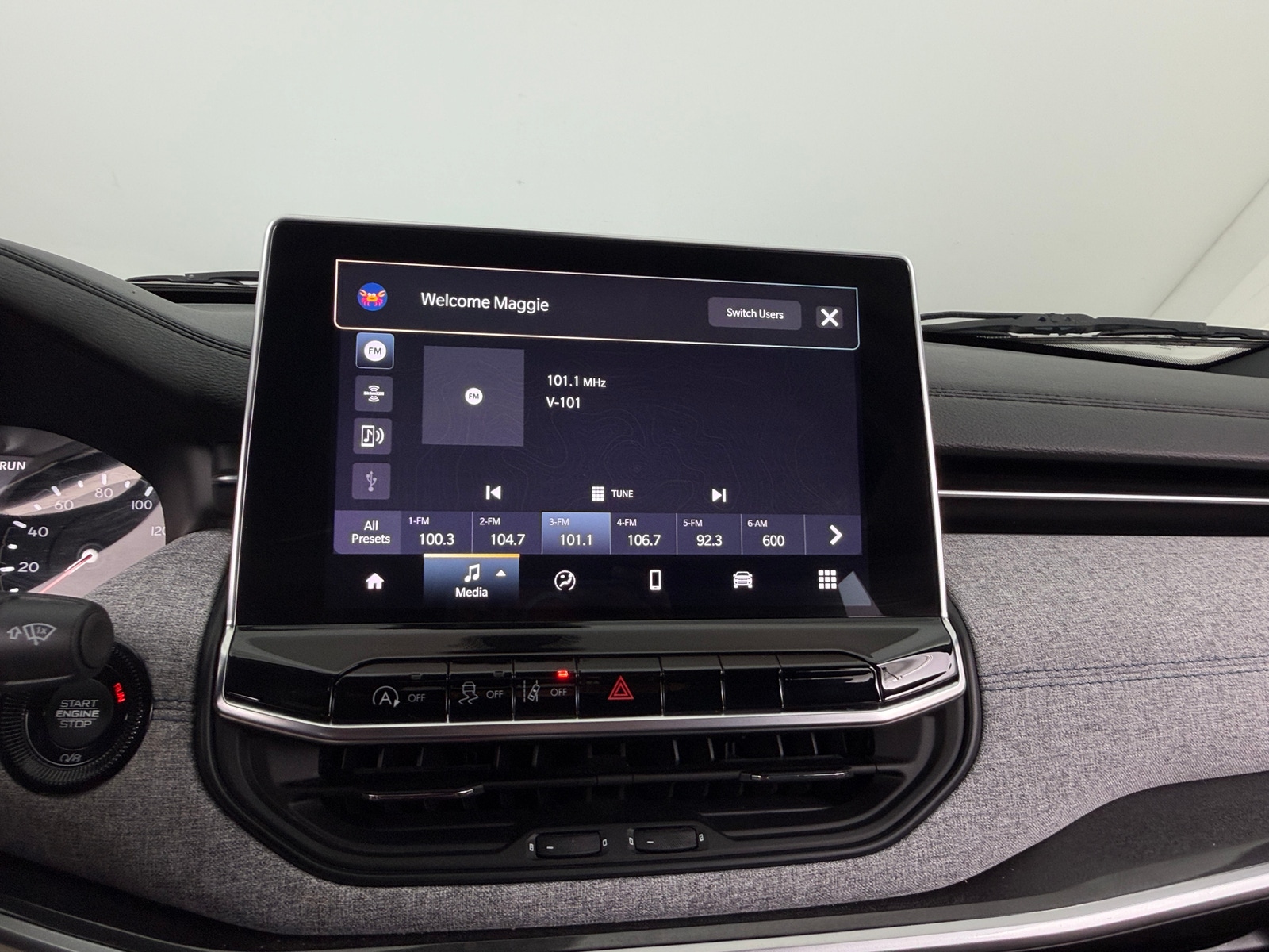 Thumbnail: 2023 Jeep Compass - 4