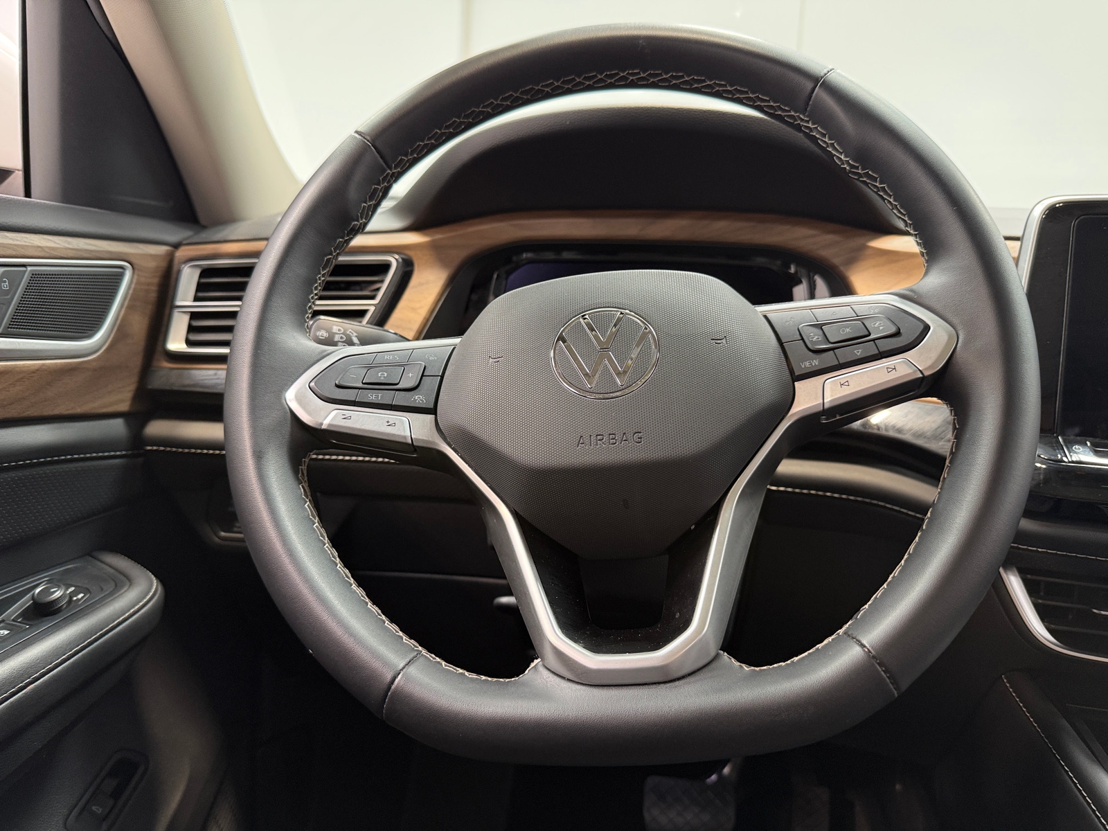 Thumbnail: 2026 Volkswagen Atlas - 4