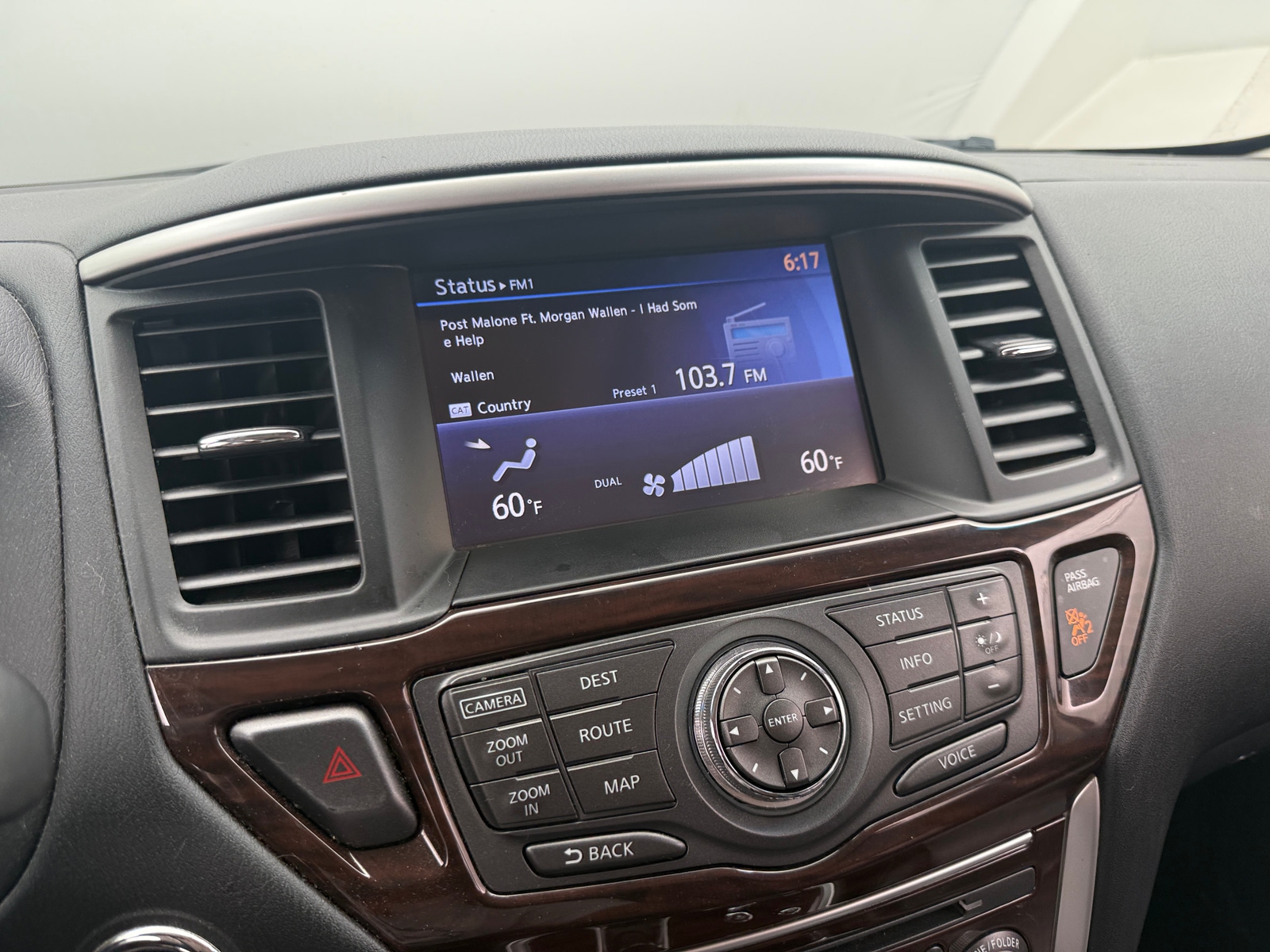 Thumbnail: 2015 Nissan Pathfinder - 3