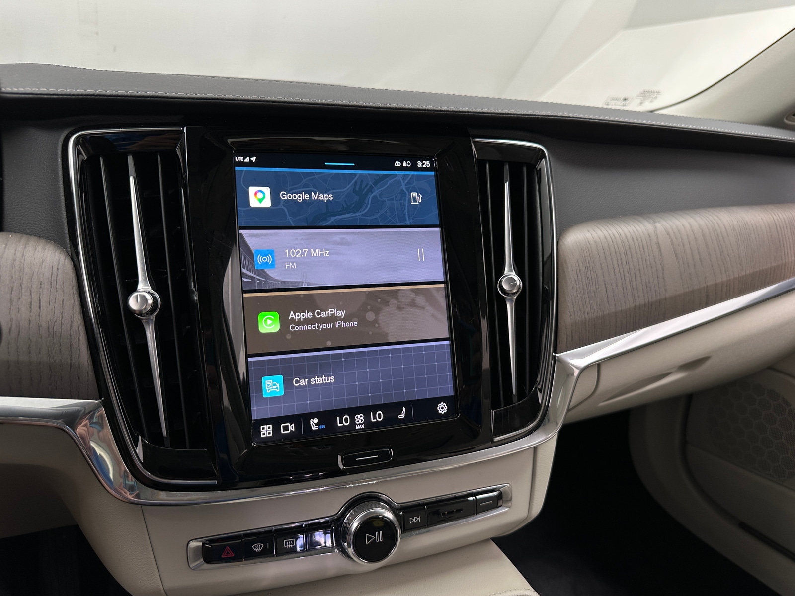 Thumbnail: 2024 Volvo S90 - 3