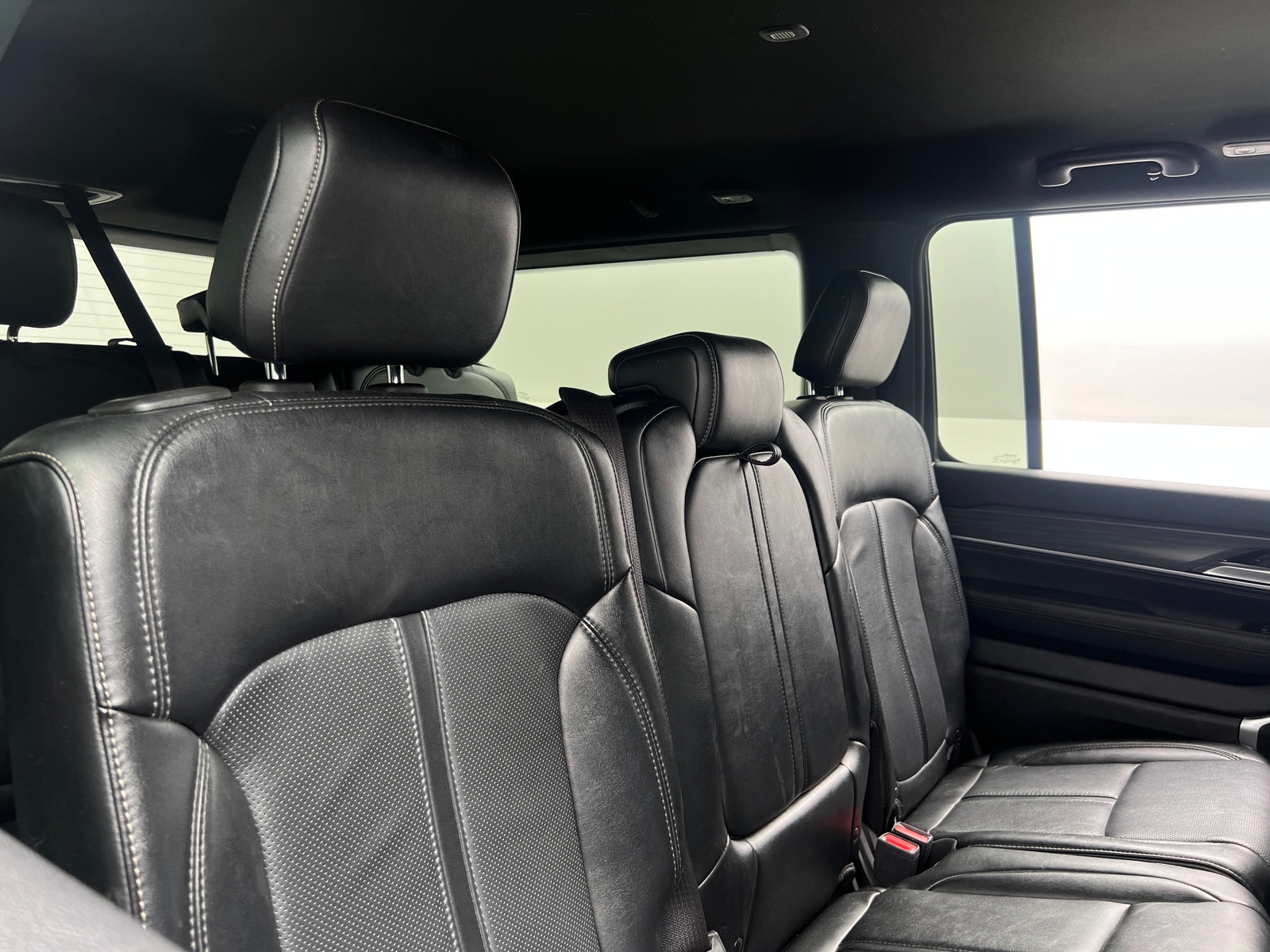 Thumbnail: 2024 Jeep Wagoneer - 5