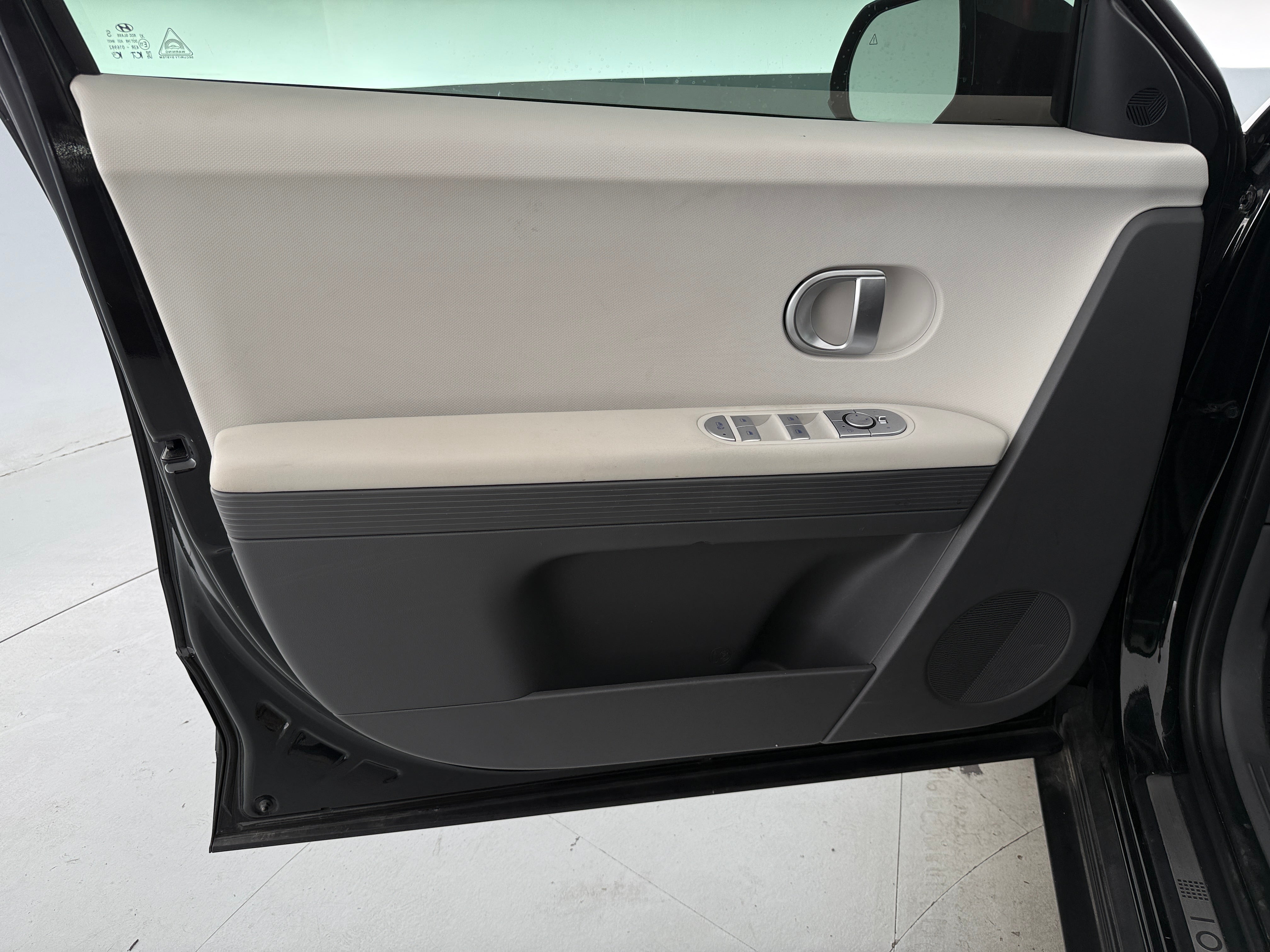 Used 2022 Hyundai IONIQ 5 SE with VIN KM8KMDAF4NU113033 for sale in Auburn, WA