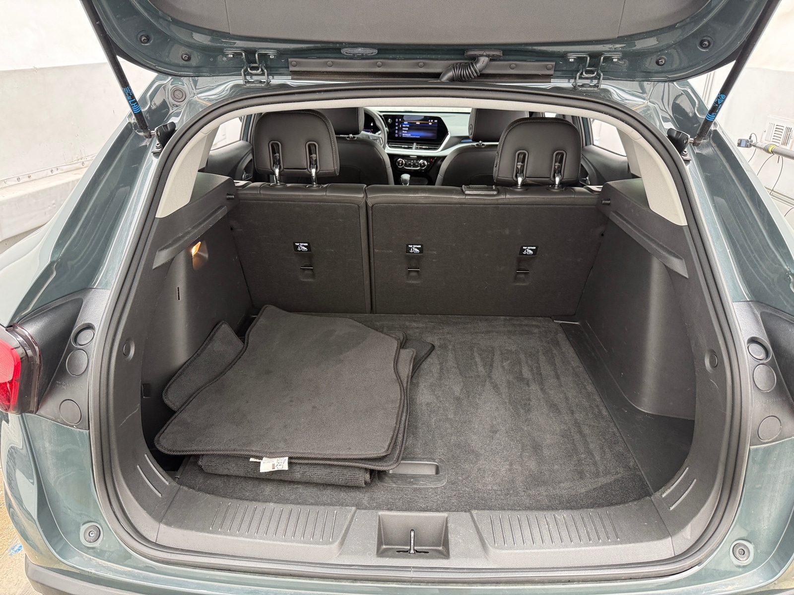 Thumbnail: 2025 Chevrolet Trax - 6