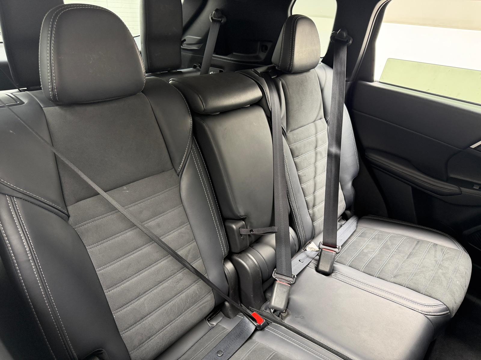 Thumbnail: 2024 Mitsubishi Outlander - 5