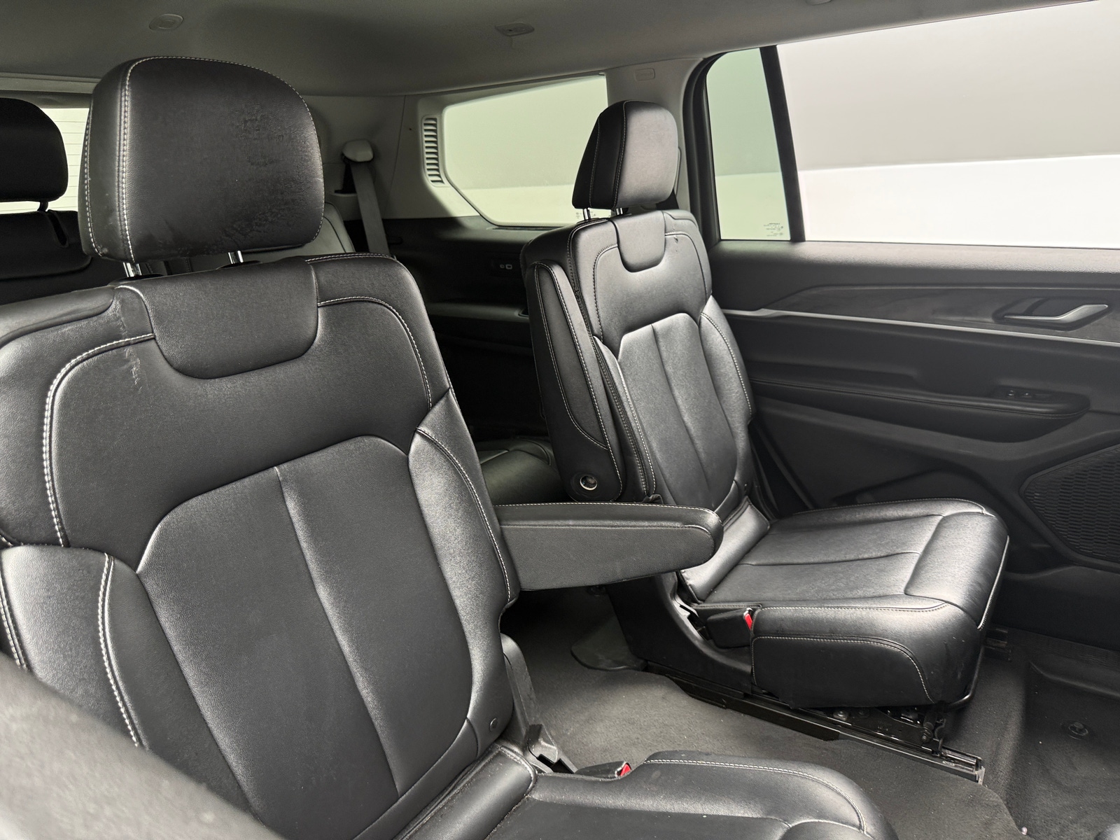Thumbnail: 2023 Jeep Grand Cherokee L - 5