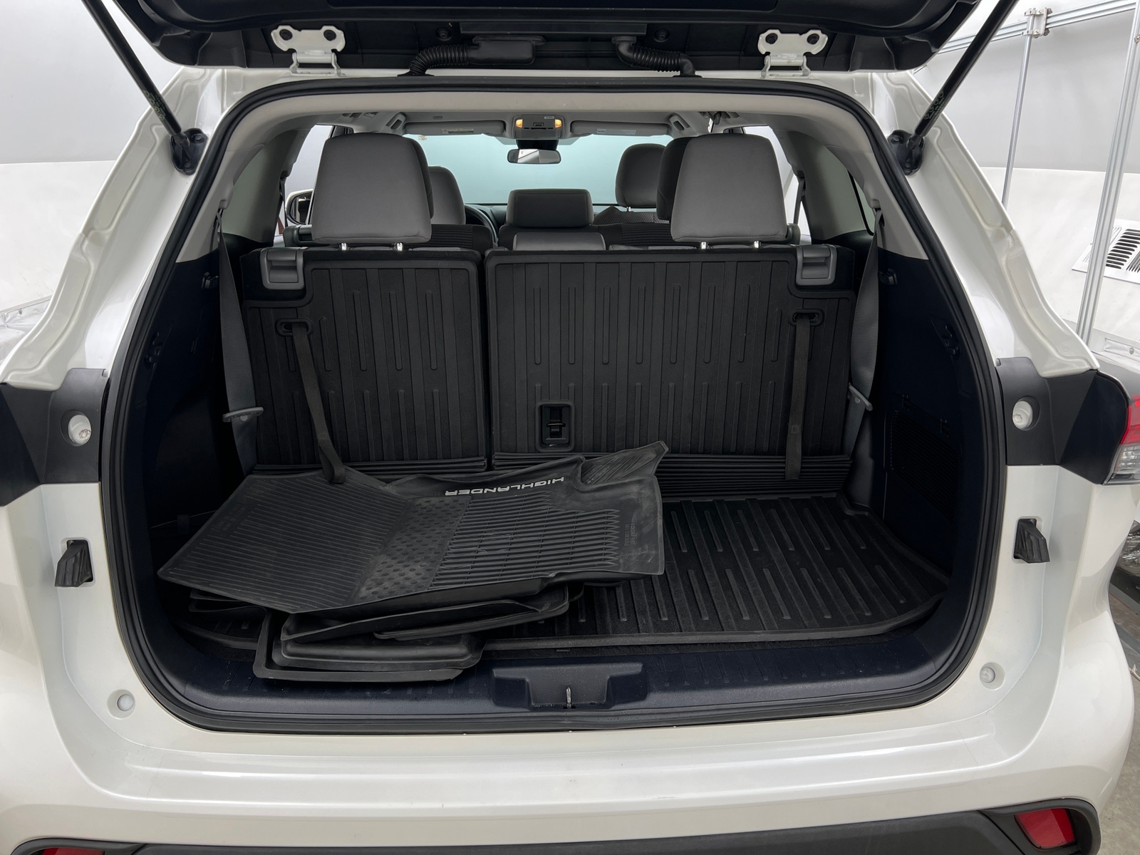 Thumbnail: 2021 Toyota Highlander - 7