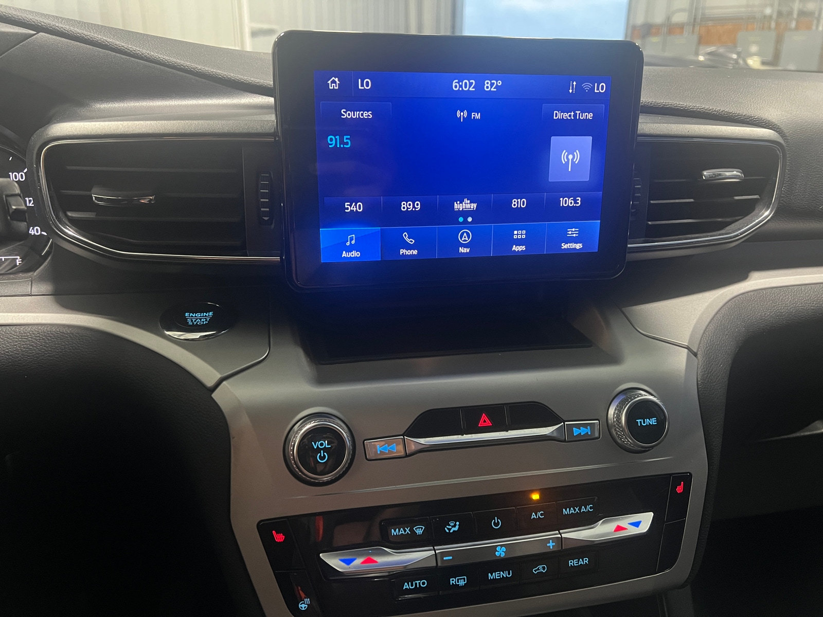 Thumbnail: 2022 Ford Explorer - 3