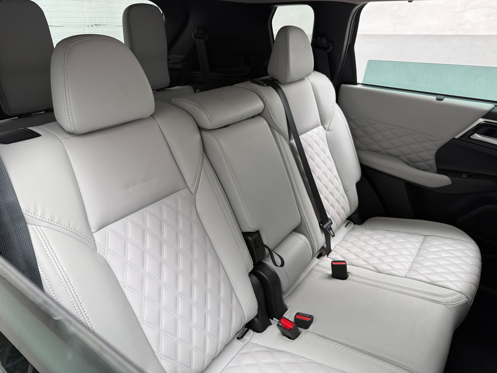 Thumbnail: 2023 Mitsubishi Outlander - 5