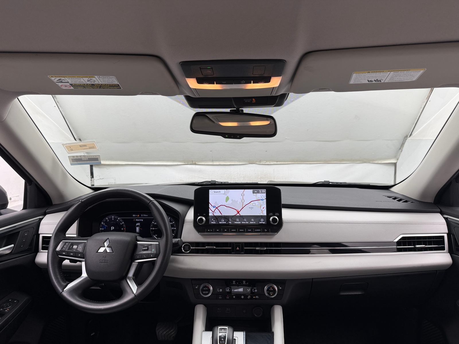 Thumbnail: 2023 Mitsubishi Outlander - 2