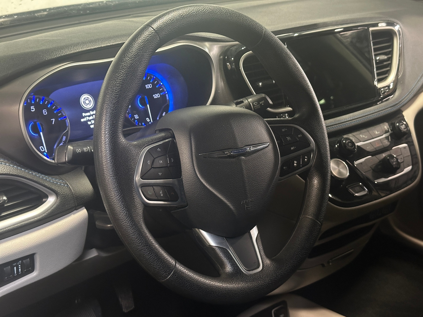 Thumbnail: 2021 Chrysler Pacifica - 5