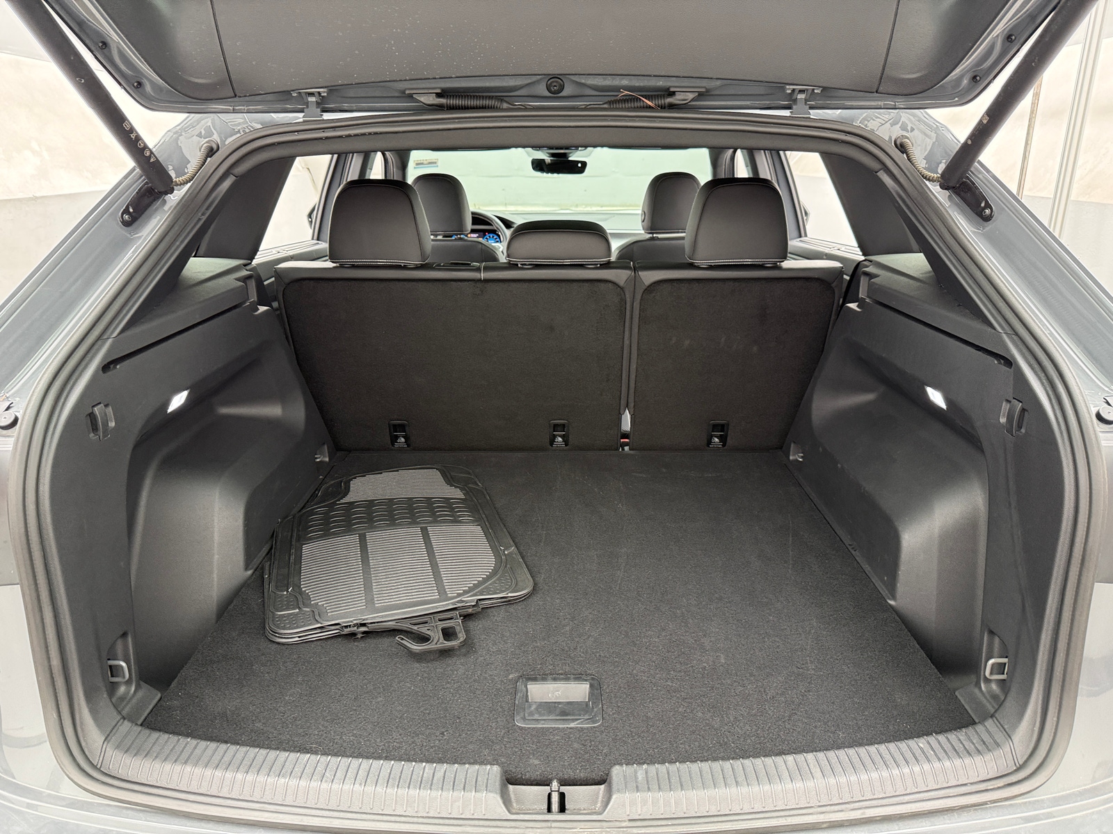 Thumbnail: 2026 Volkswagen Atlas - 6