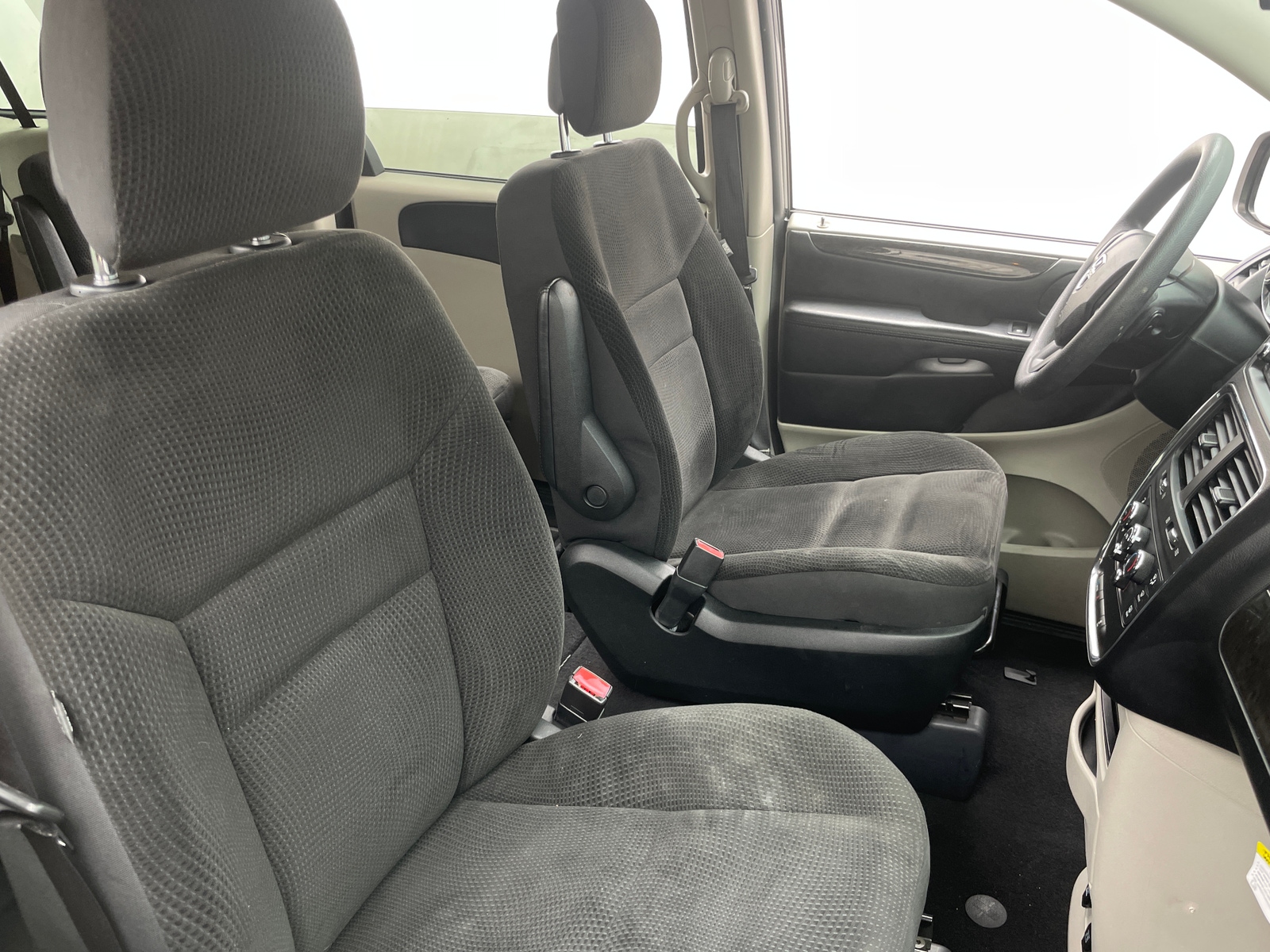 Thumbnail: 2019 Dodge Grand Caravan - 2