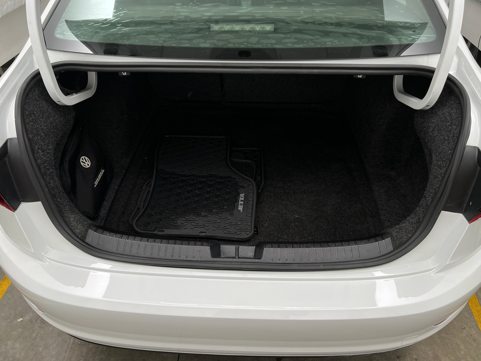 Thumbnail: 2019 Volkswagen Jetta - 7