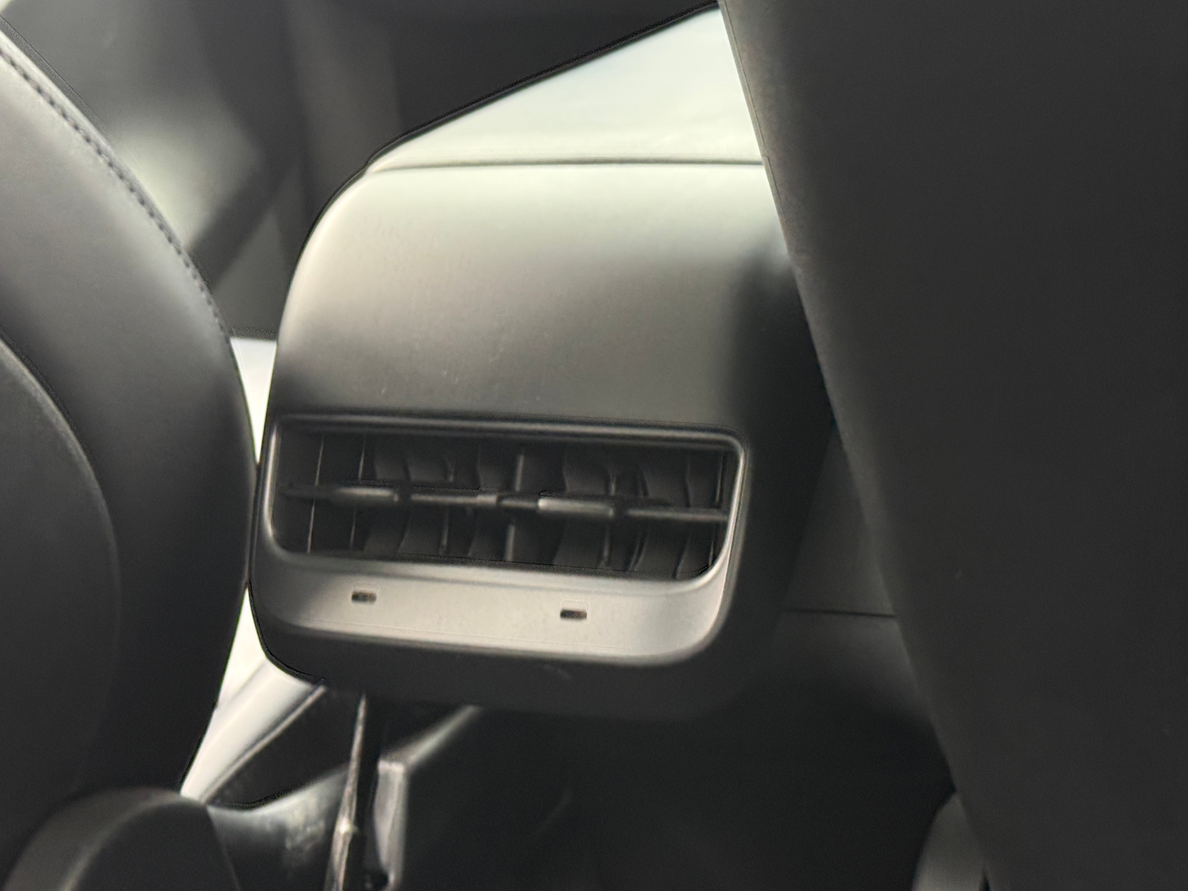 2022 Tesla Model Y Long Range - Photo 9