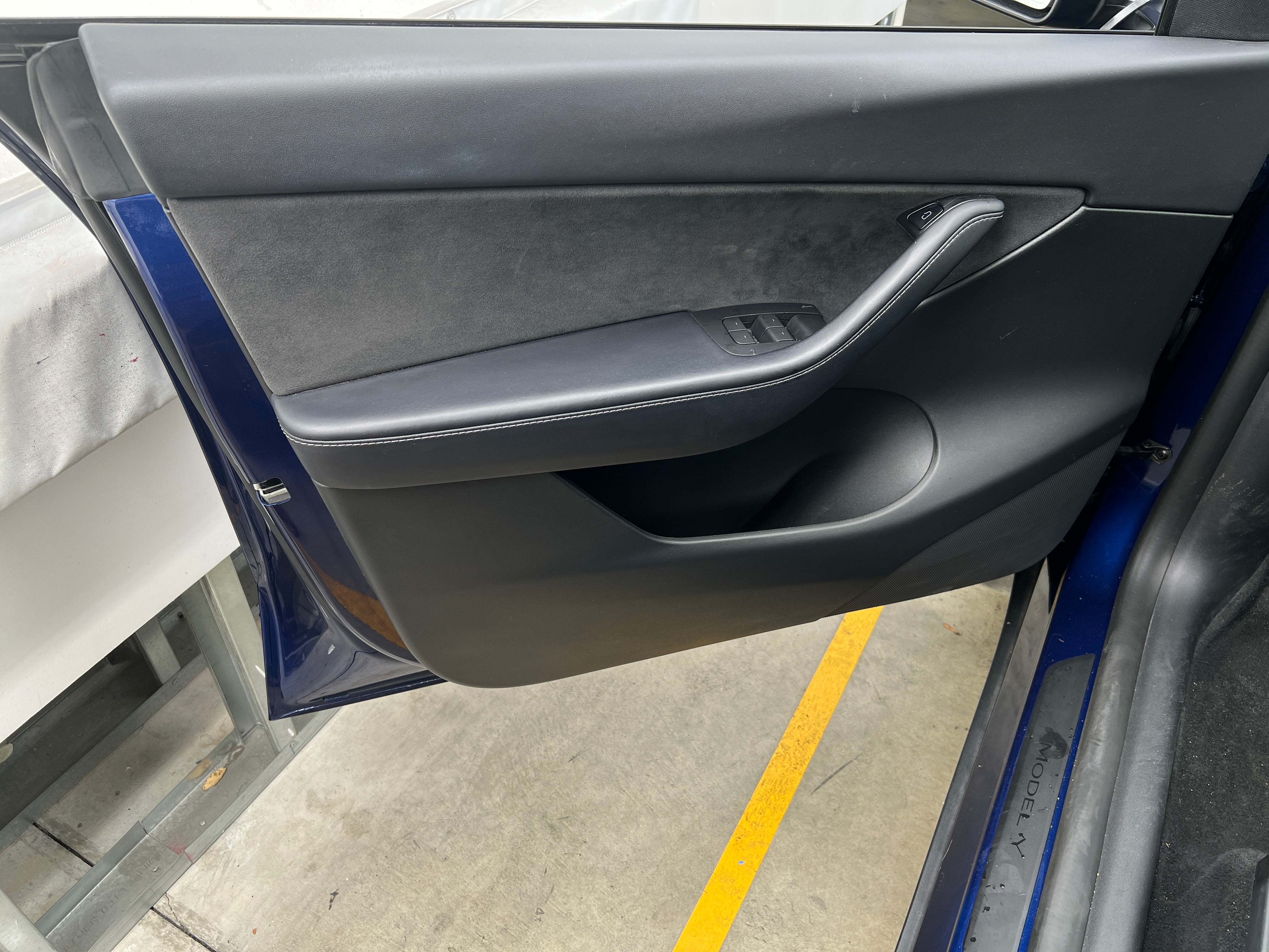 2022 Tesla Model Y Long Range - Photo 11
