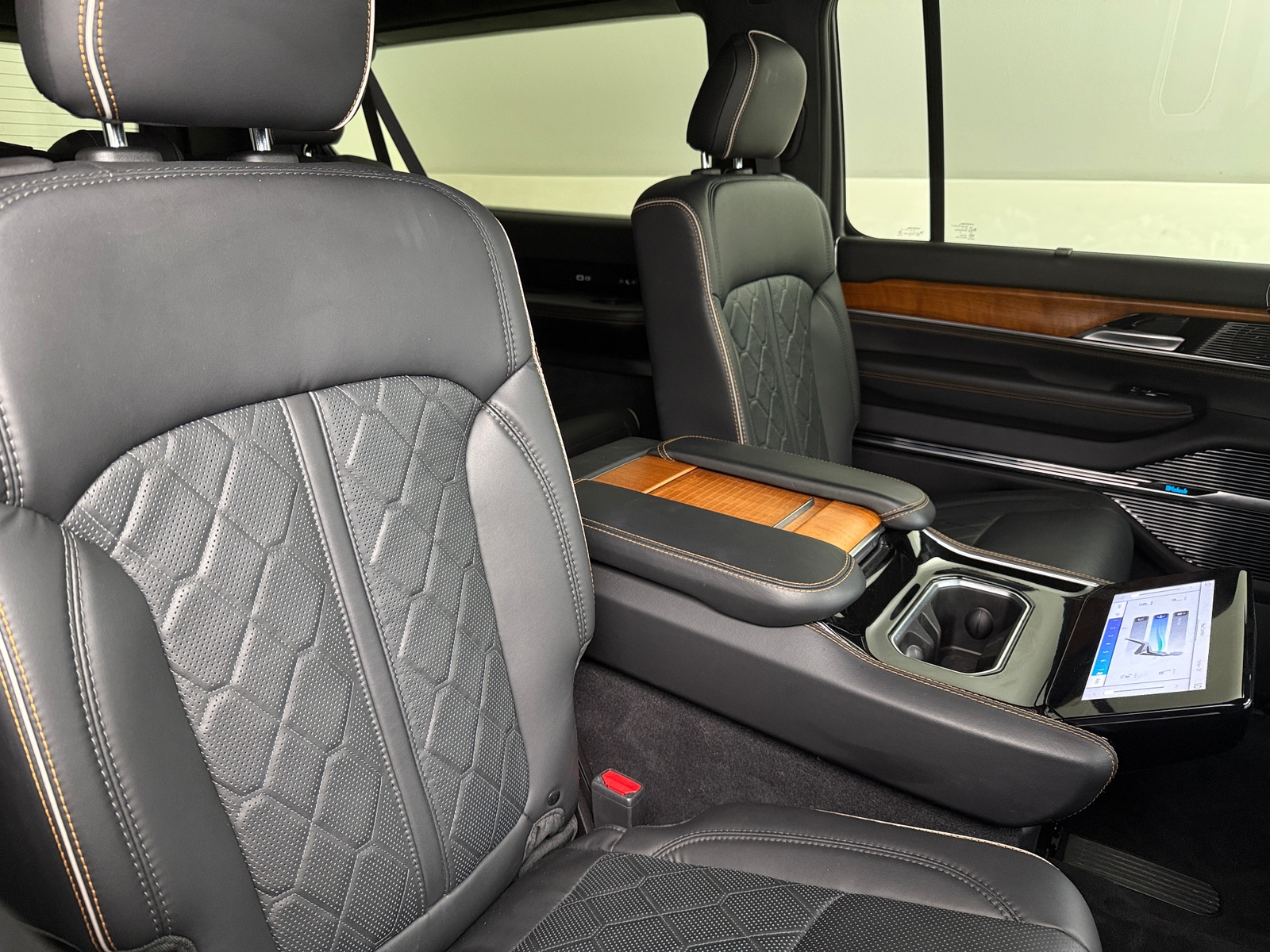 Thumbnail: 2025 Jeep Grand Wagoneer L - 5
