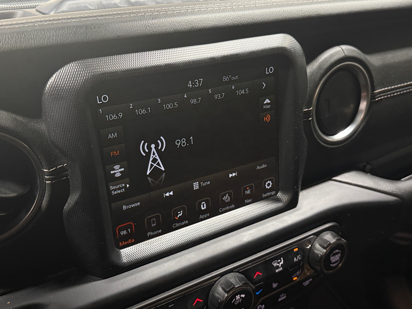 Thumbnail: 2021 Jeep Wrangler - 3