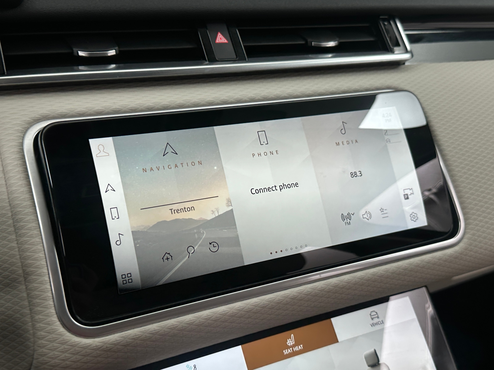 Thumbnail: 2022 Land Rover Range Rover Velar - 3