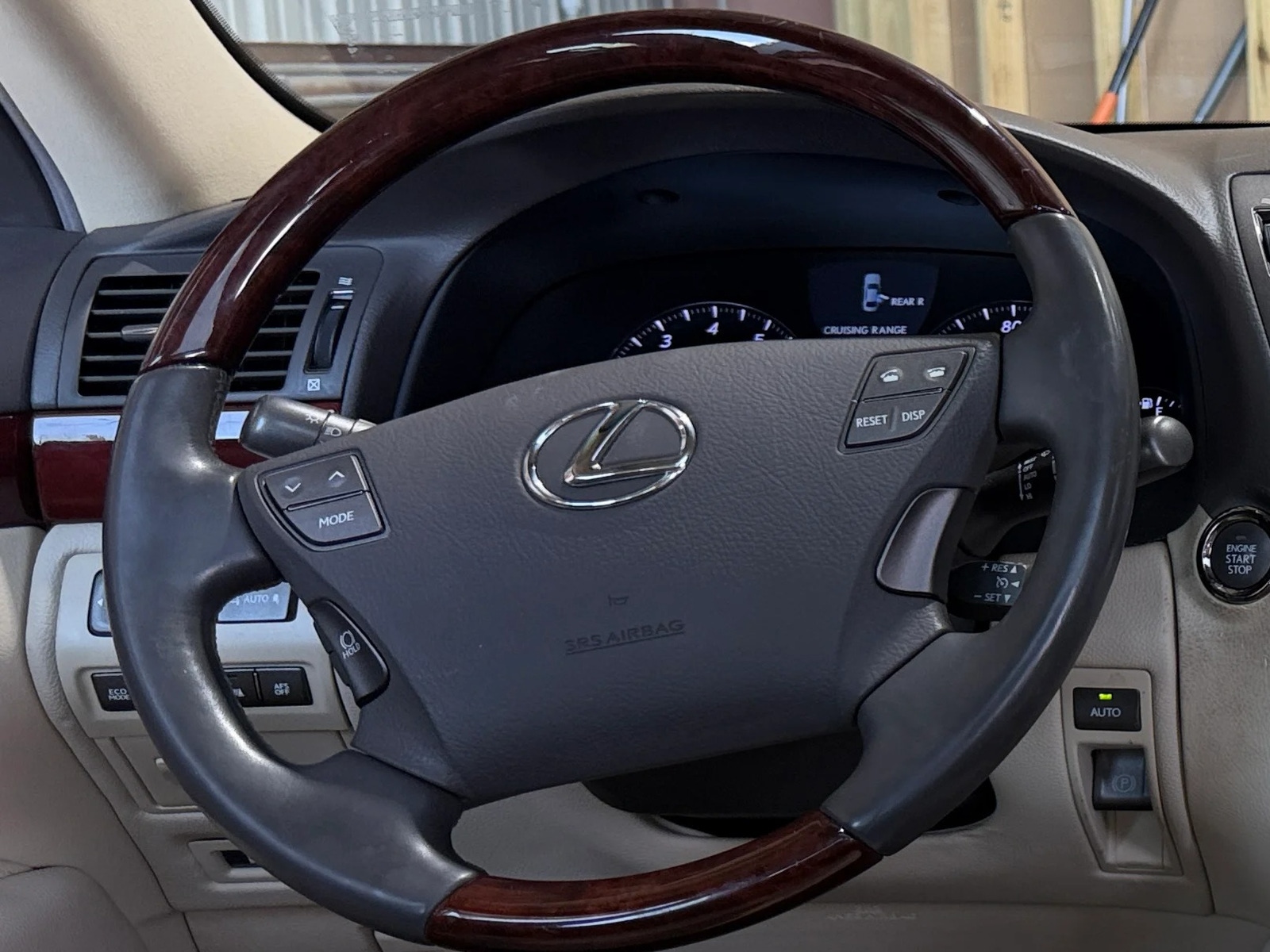 Thumbnail: 2012 Lexus LS - 4