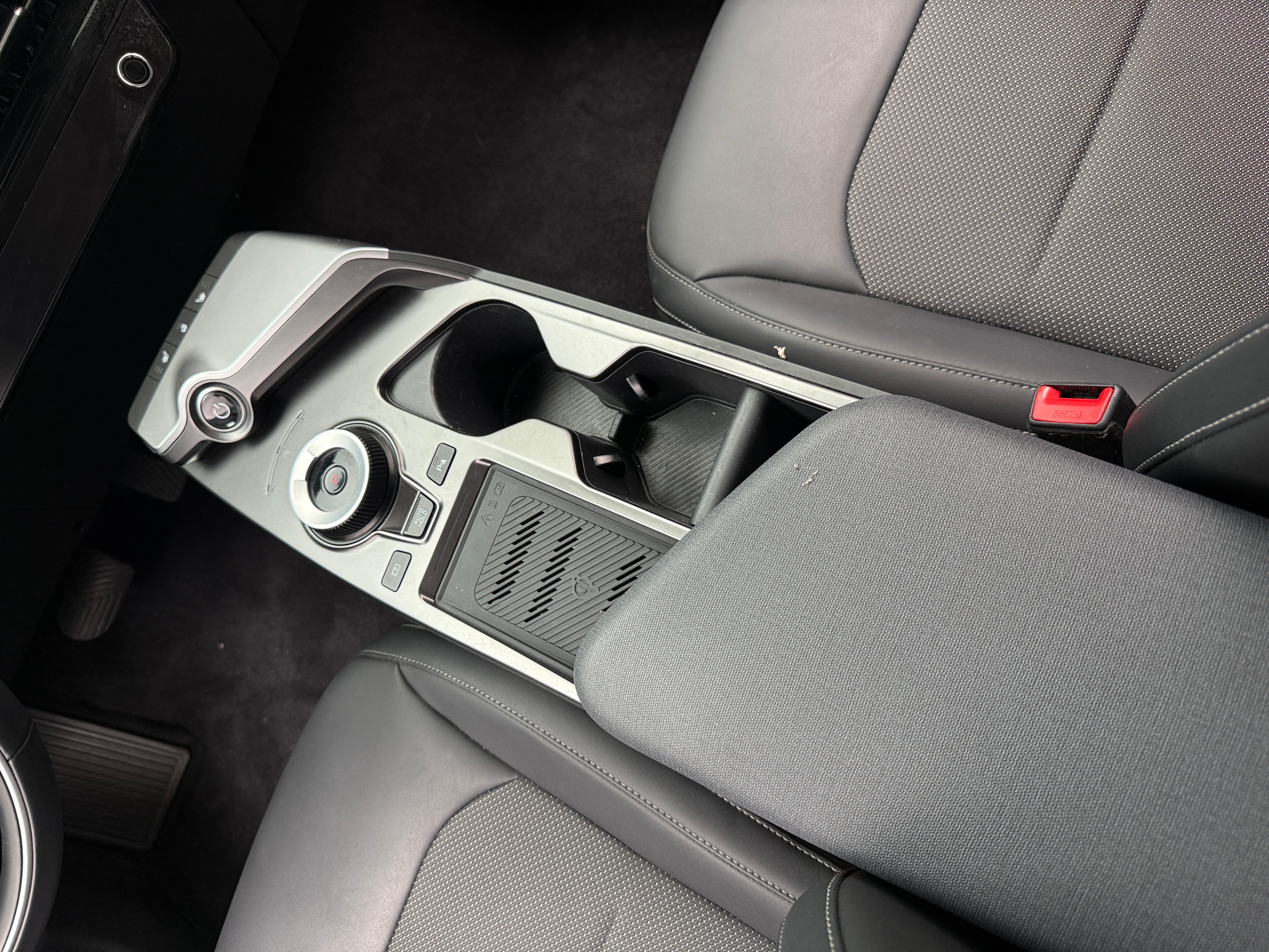 Used 2024 Kia EV6 Light L/R with VIN KNDC3DLC6R5178920 for sale in Oak Creek, WI