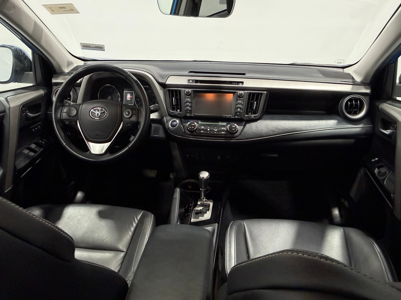 Thumbnail: 2018 Toyota RAV4 - 2