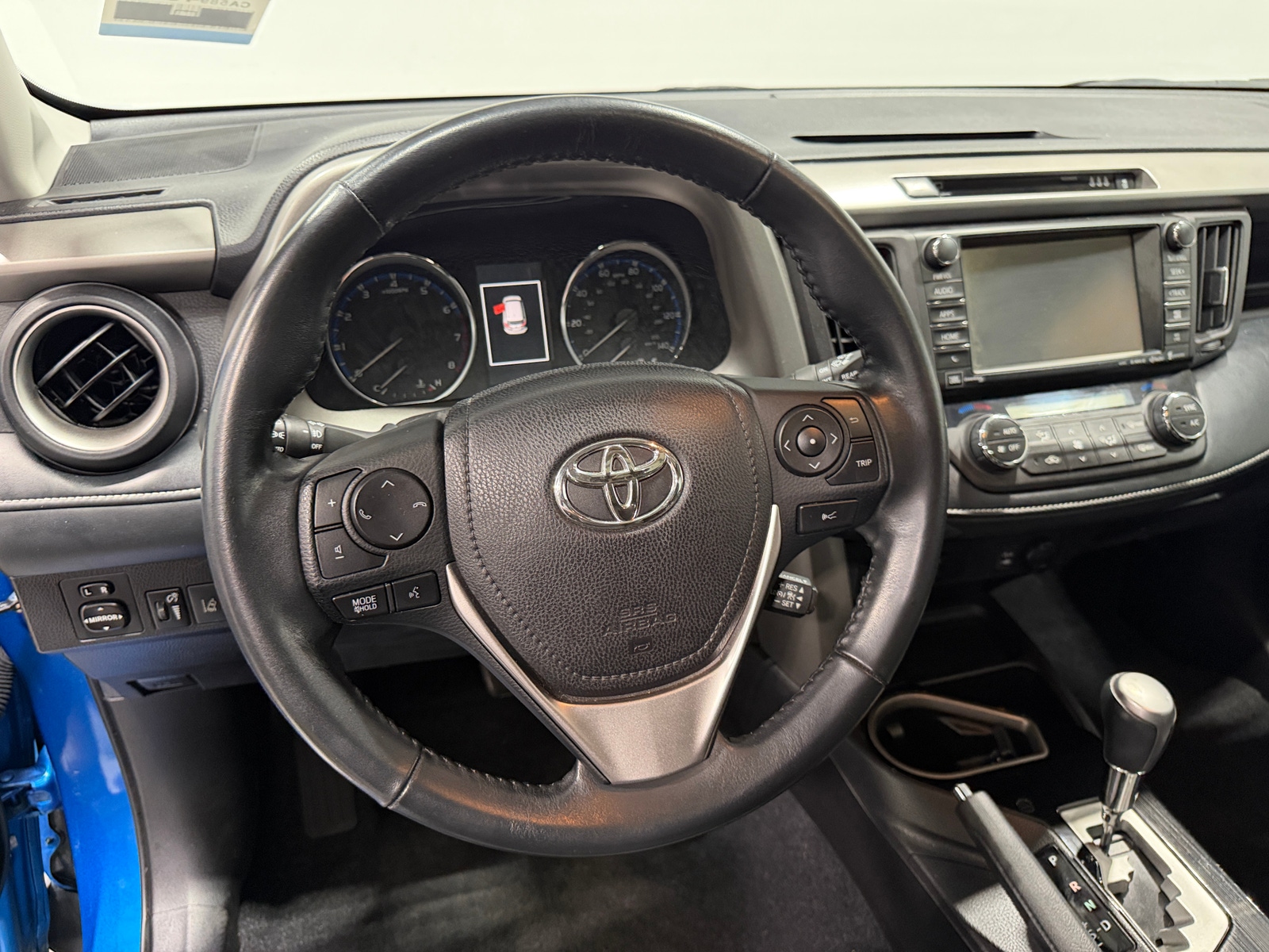 Thumbnail: 2018 Toyota RAV4 - 4