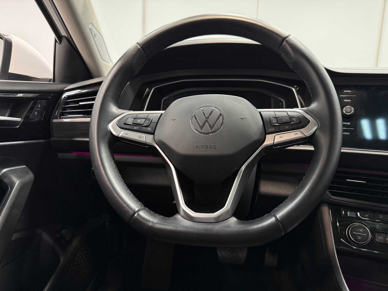 Thumbnail: 2023 Volkswagen Jetta - 5