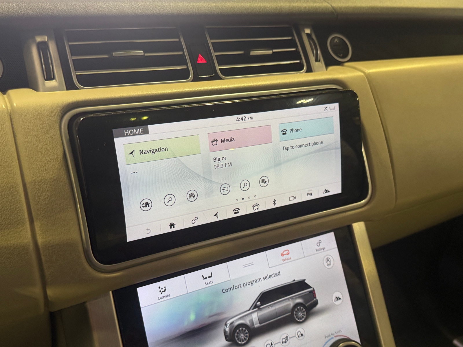 Thumbnail: 2019 Land Rover Range Rover - 3