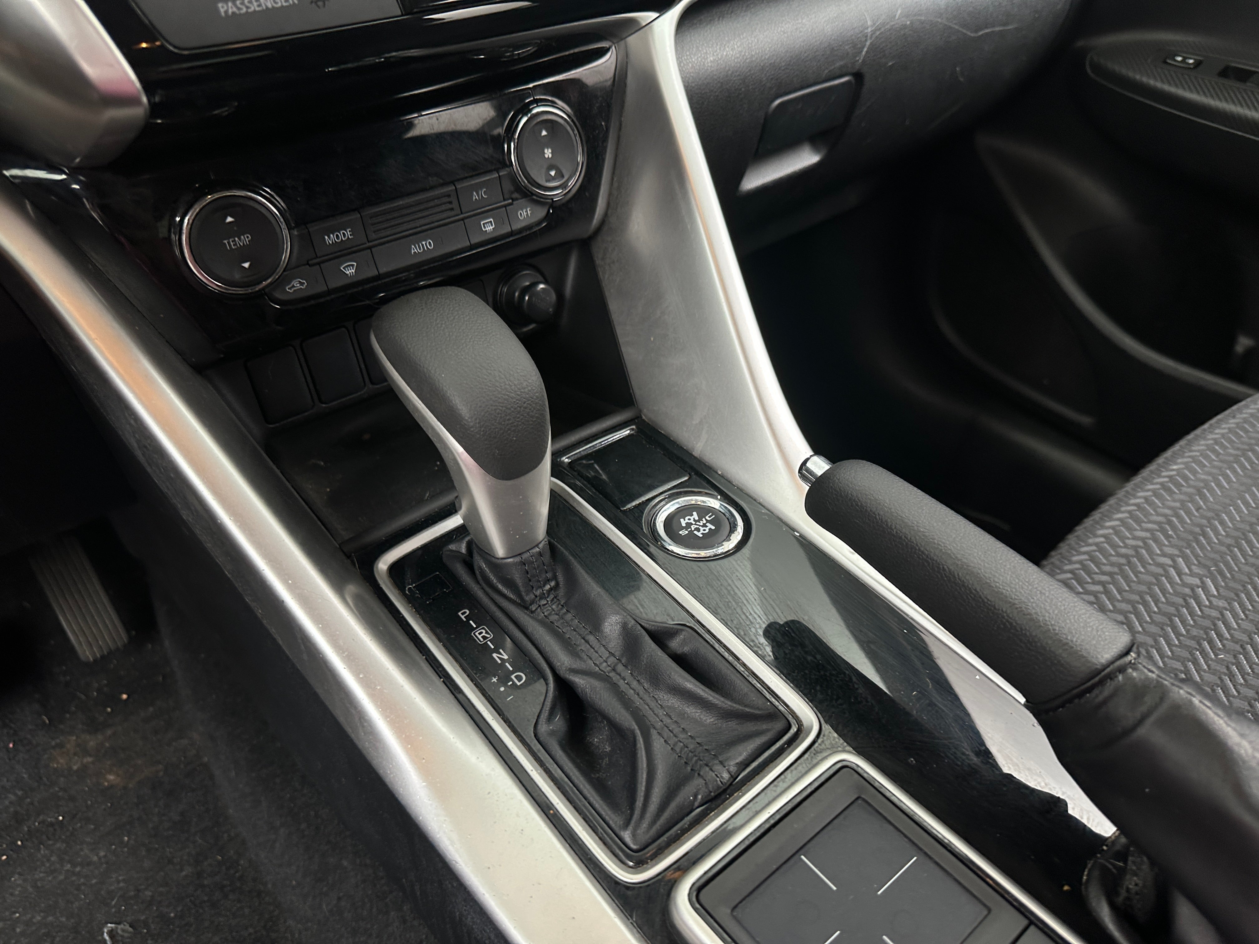 Used 2018 Mitsubishi Eclipse Cross LE with VIN JA4AT4AA3JZ070027 for sale in Pewaukee, WI
