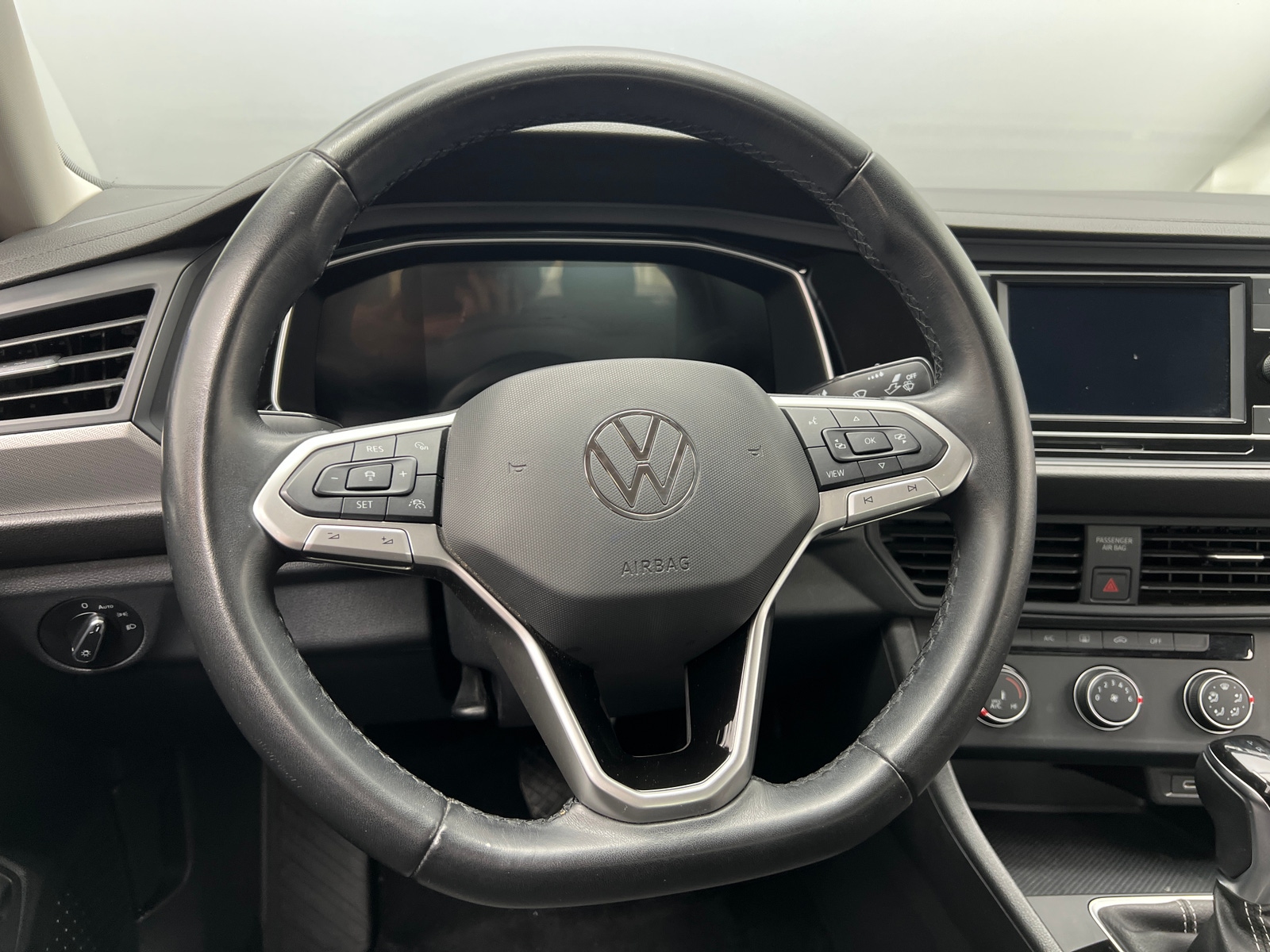 Thumbnail: 2024 Volkswagen Jetta - 5