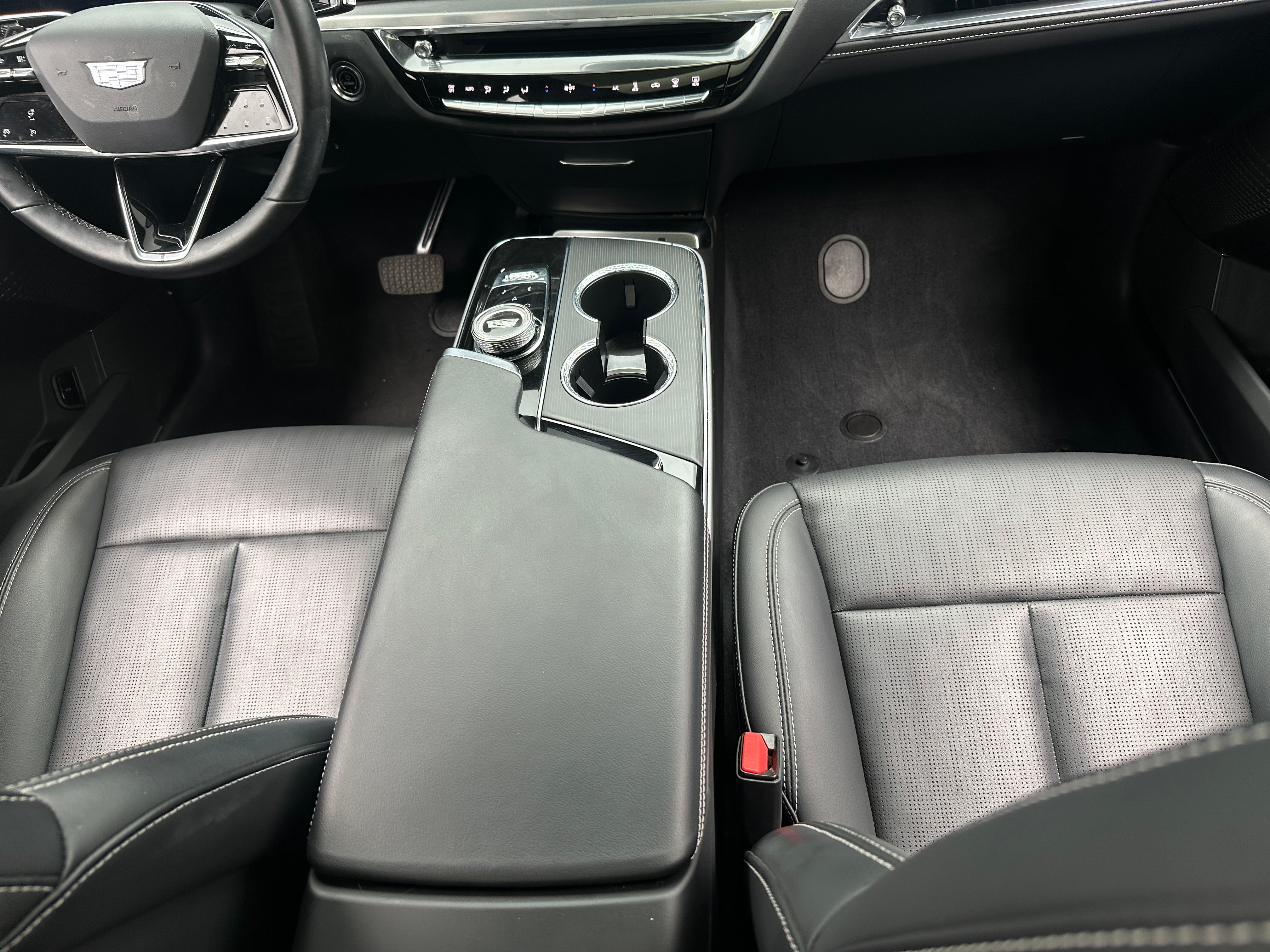 Used 2024 Cadillac LYRIQ Luxury 1 with VIN 1GYKPPRK7RZ123041 for sale in Oak Creek, WI