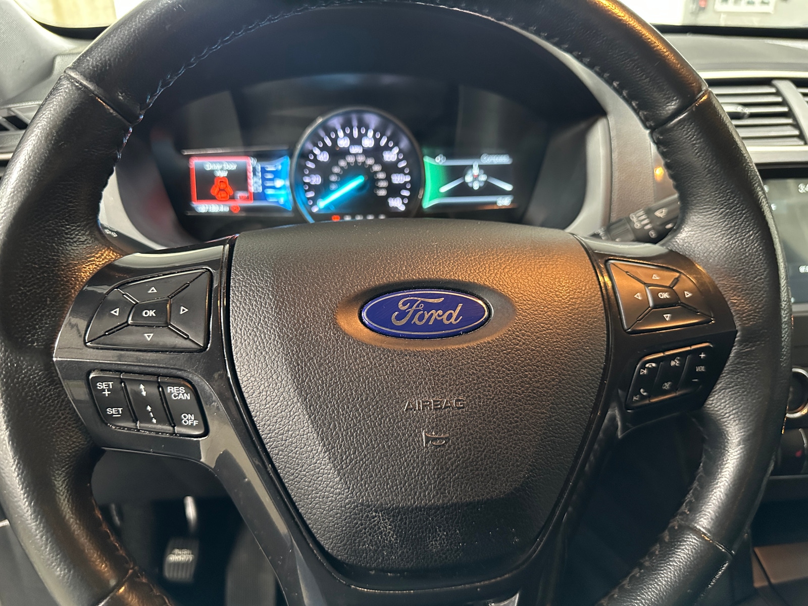 Thumbnail: 2018 Ford Explorer - 4