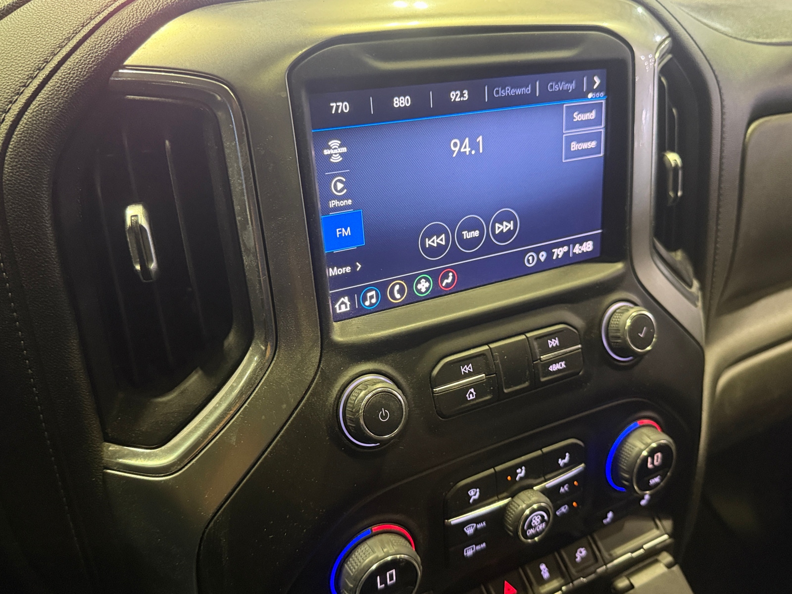 Thumbnail: 2022 Chevrolet Silverado 1500 - 3
