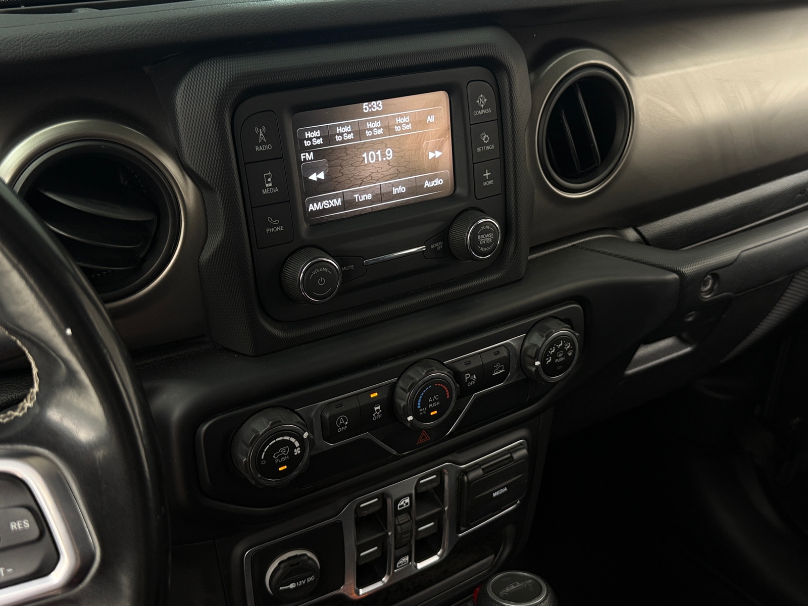 Thumbnail: 2020 Jeep Gladiator - 4