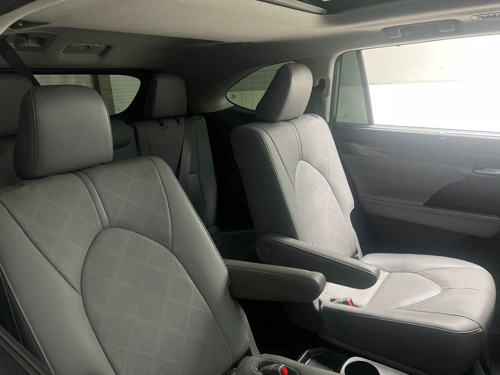 Thumbnail: 2021 Toyota Highlander - 5