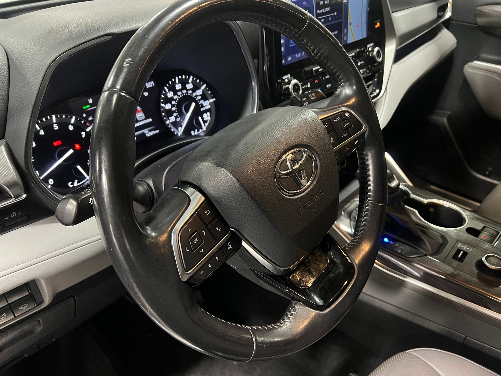 Thumbnail: 2021 Toyota Highlander - 4