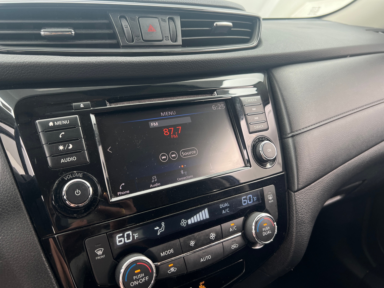 Thumbnail: 2019 Nissan Rogue - 4