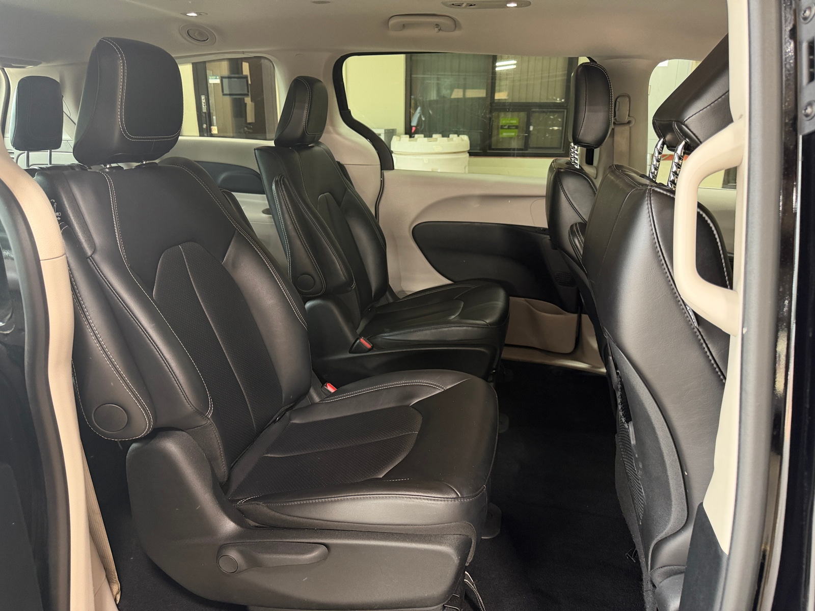 Thumbnail: 2024 Chrysler Pacifica - 5