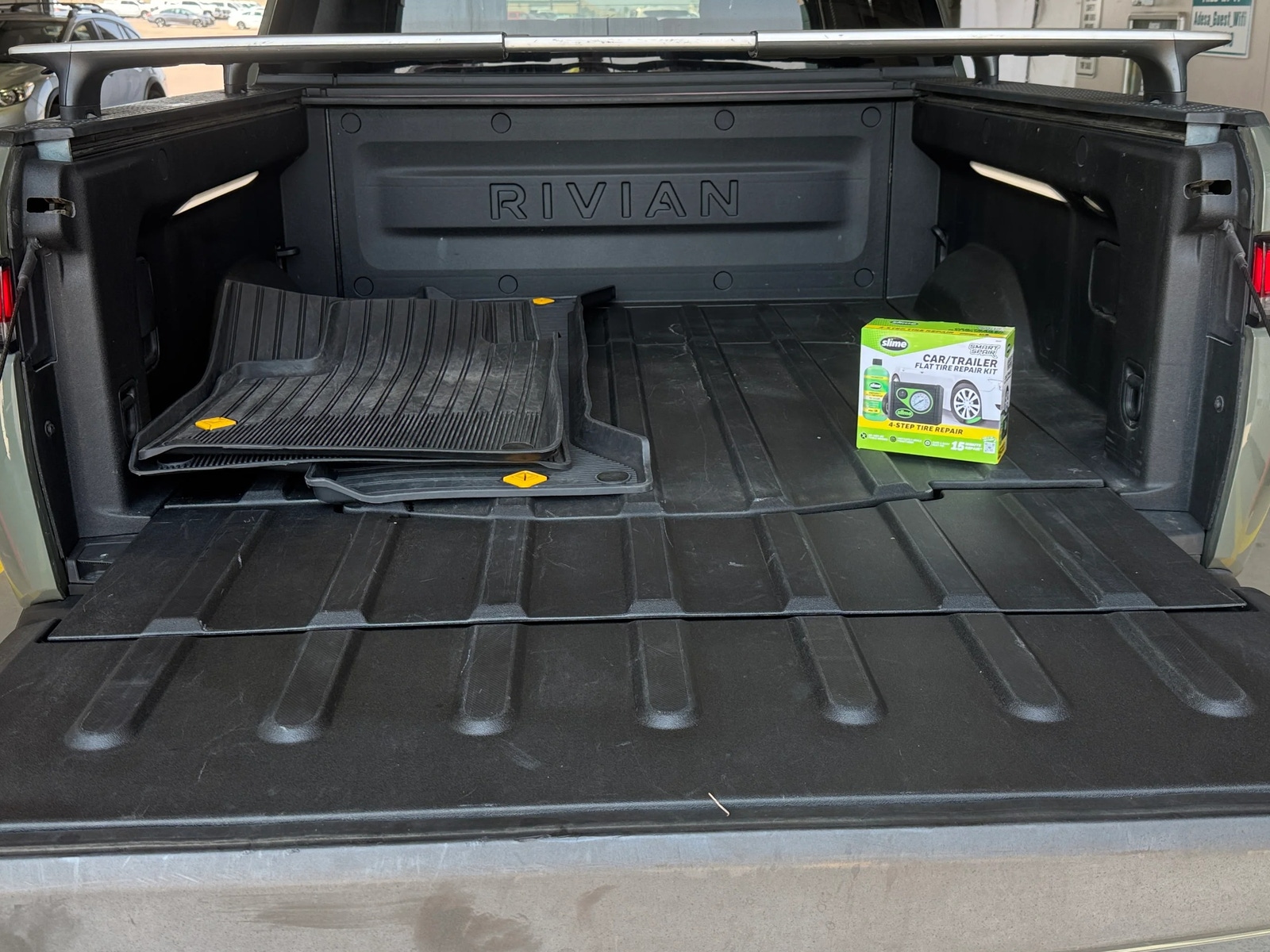 Thumbnail: 2022 Rivian R1T - 7