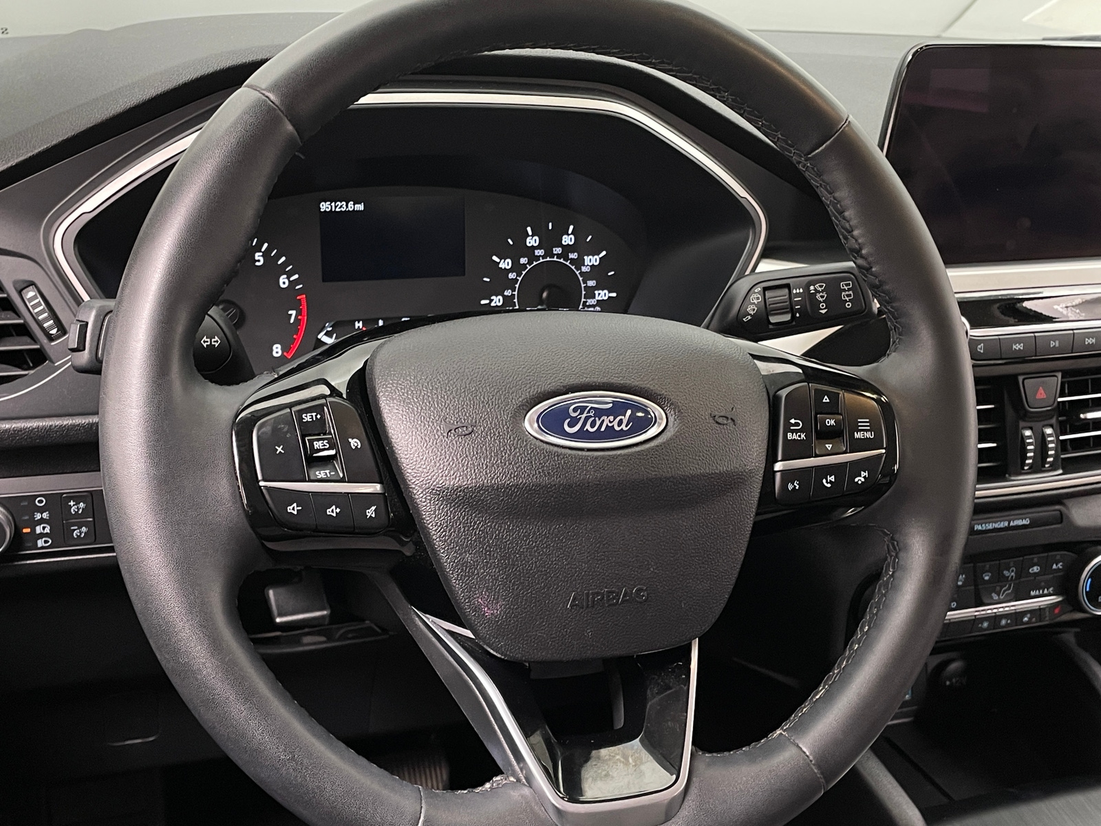 Thumbnail: 2022 Ford Escape - 5