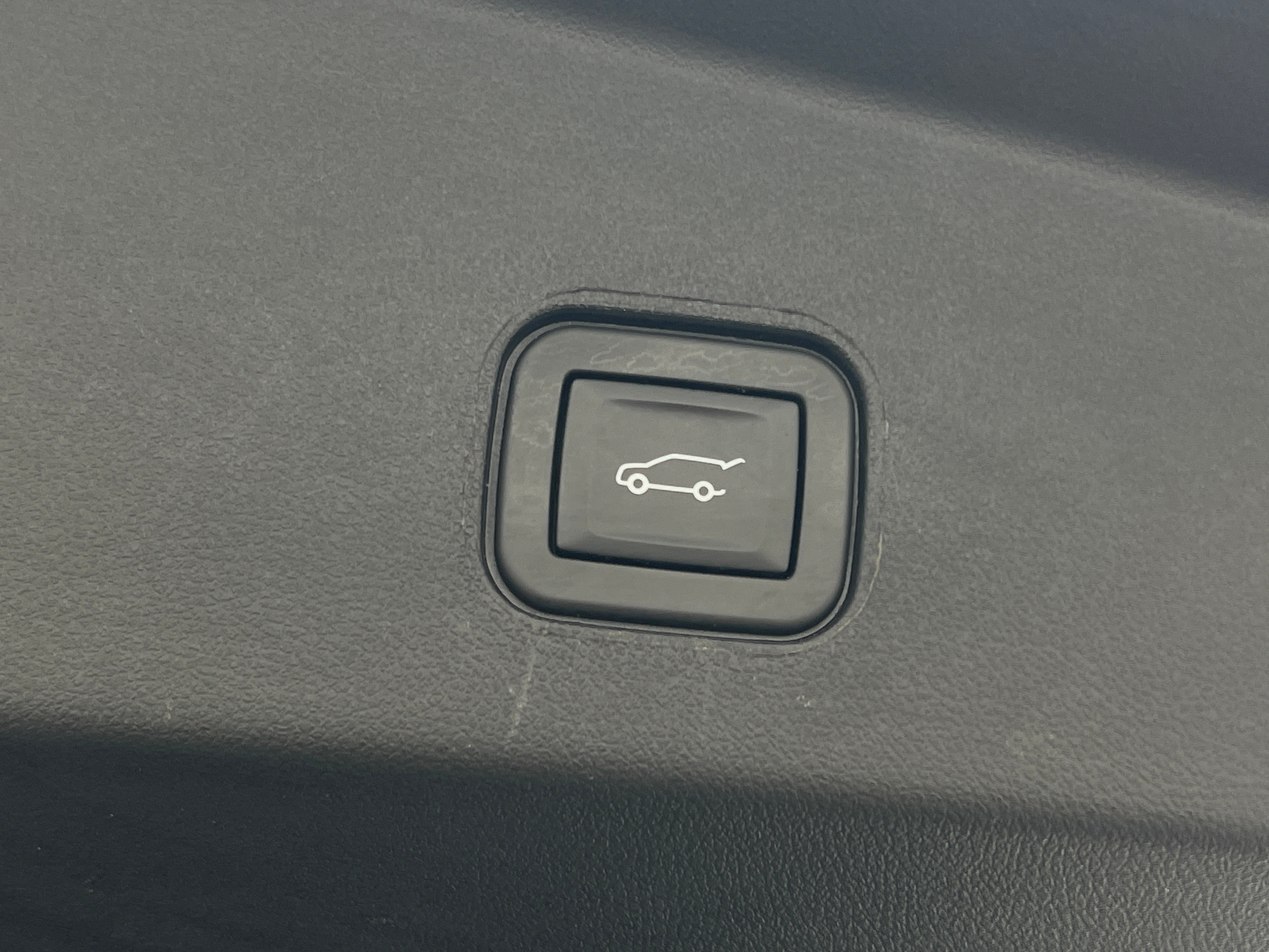 Used 2024 Cadillac LYRIQ Luxury 3 with VIN 1GYKPSRL7RZ138120 for sale in Auburn, WA