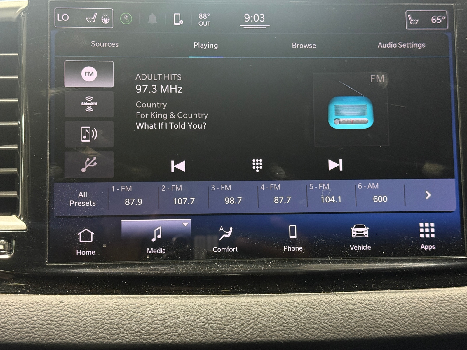 Thumbnail: 2022 Chrysler Pacifica - 3