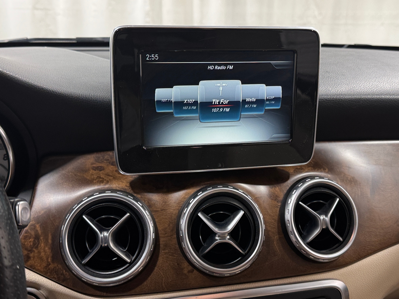 Thumbnail: 2017 Mercedes-Benz GLA - 3