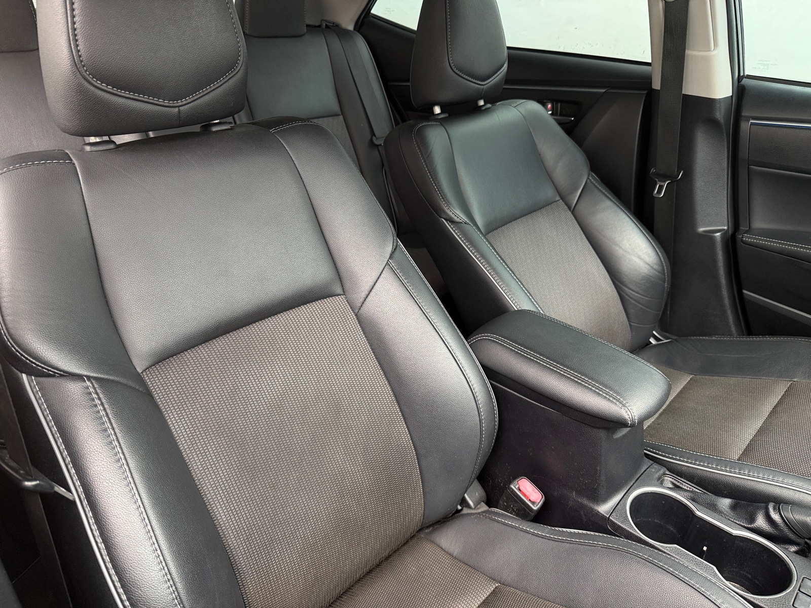 Thumbnail: 2015 Toyota Corolla - 2