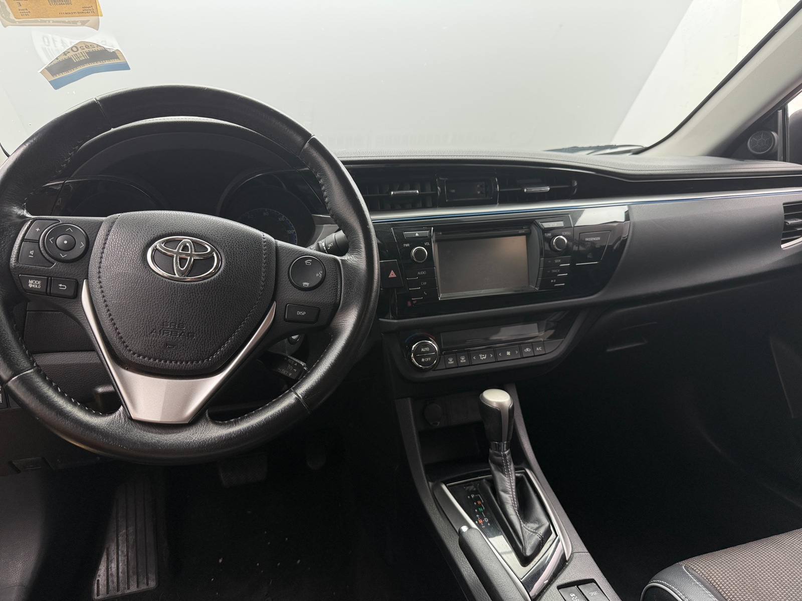 Thumbnail: 2015 Toyota Corolla - 3