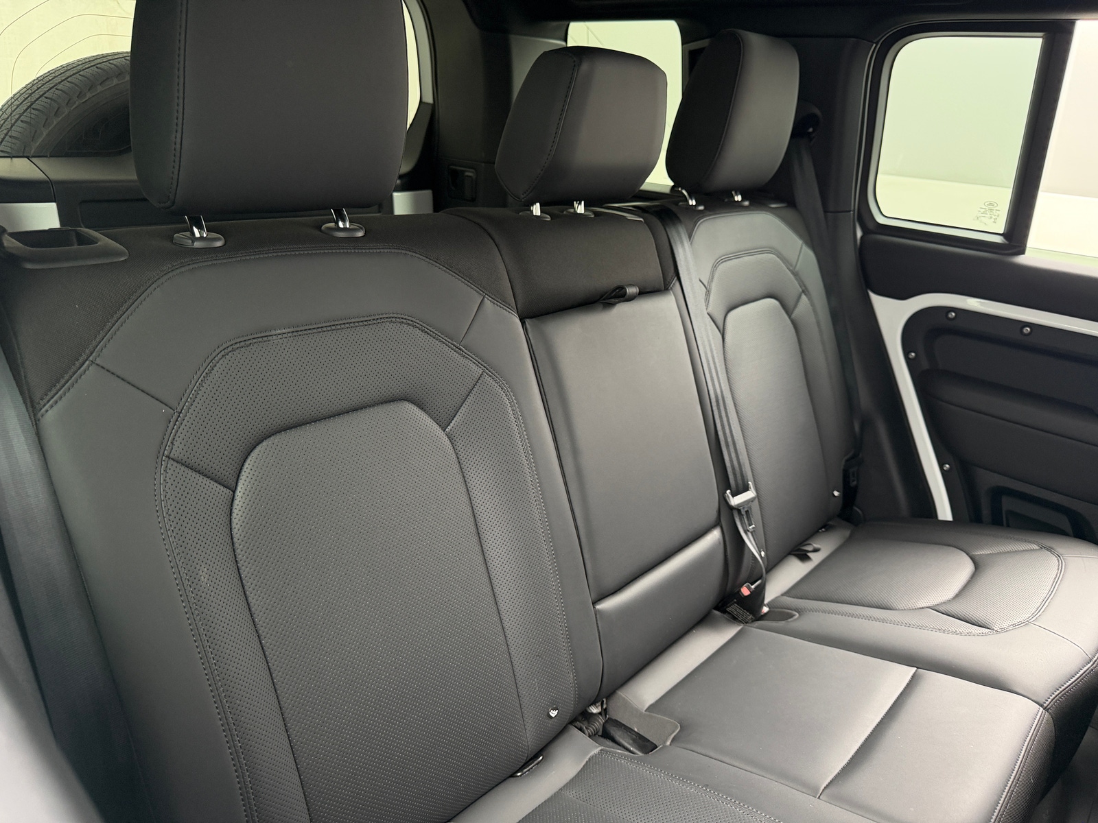 Thumbnail: 2025 Land Rover Defender - 5