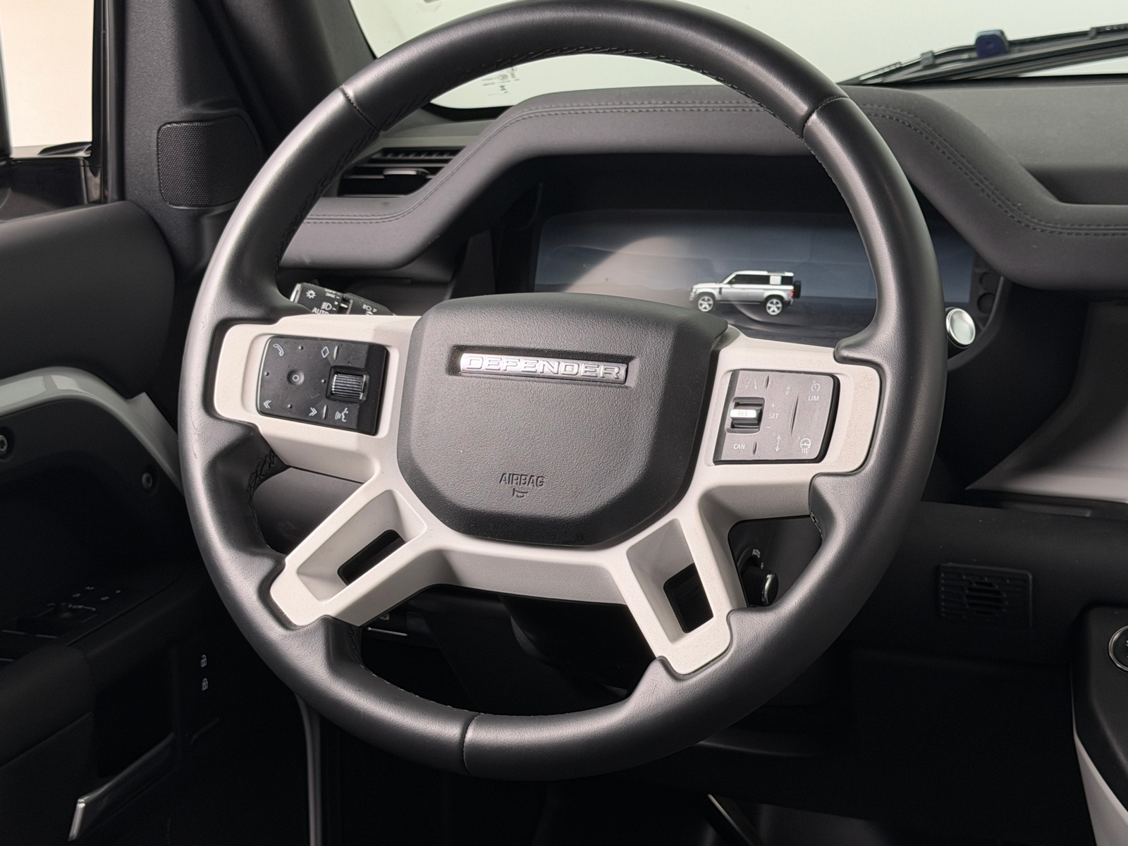 Thumbnail: 2025 Land Rover Defender - 4