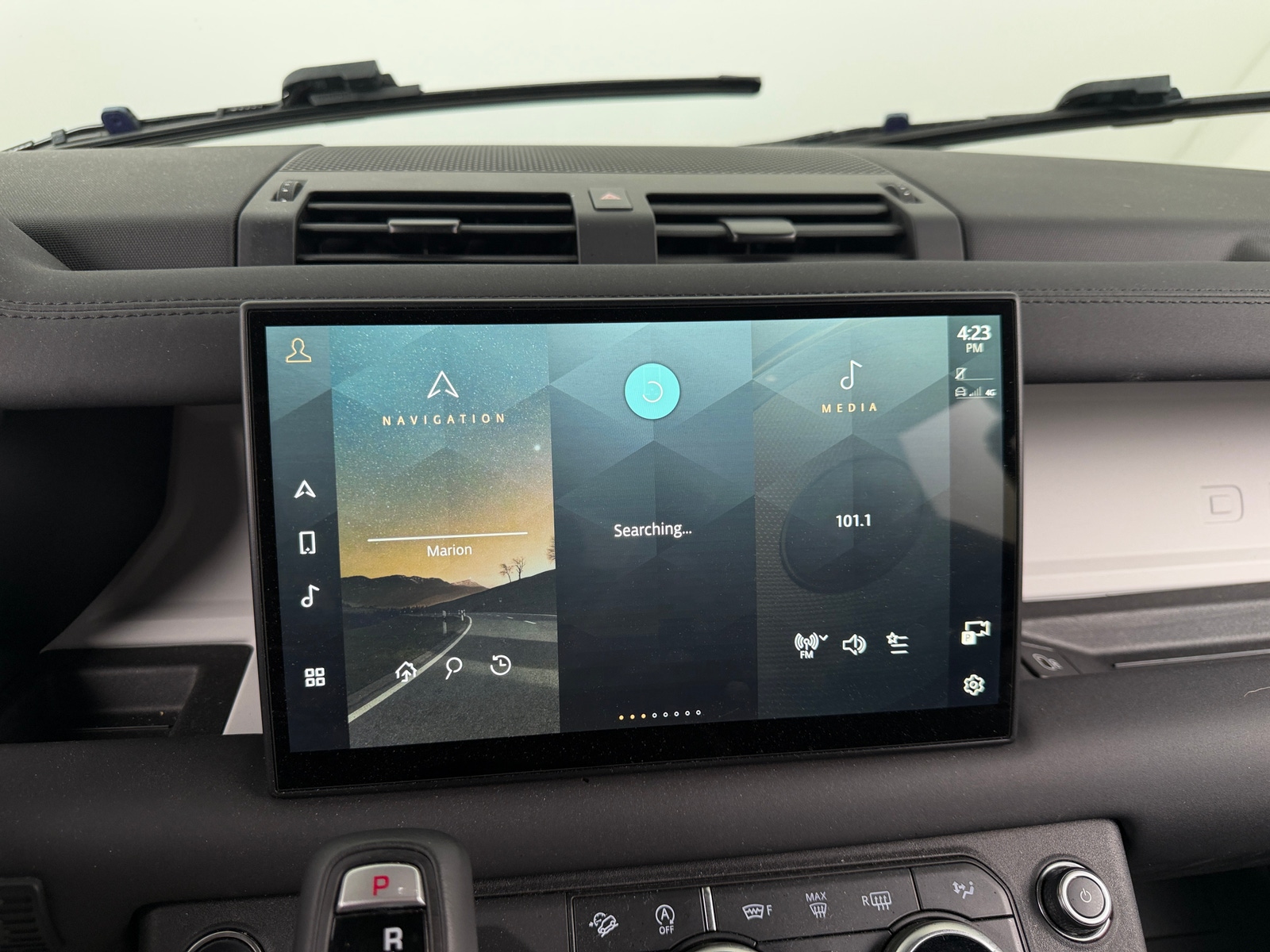 Thumbnail: 2025 Land Rover Defender - 3