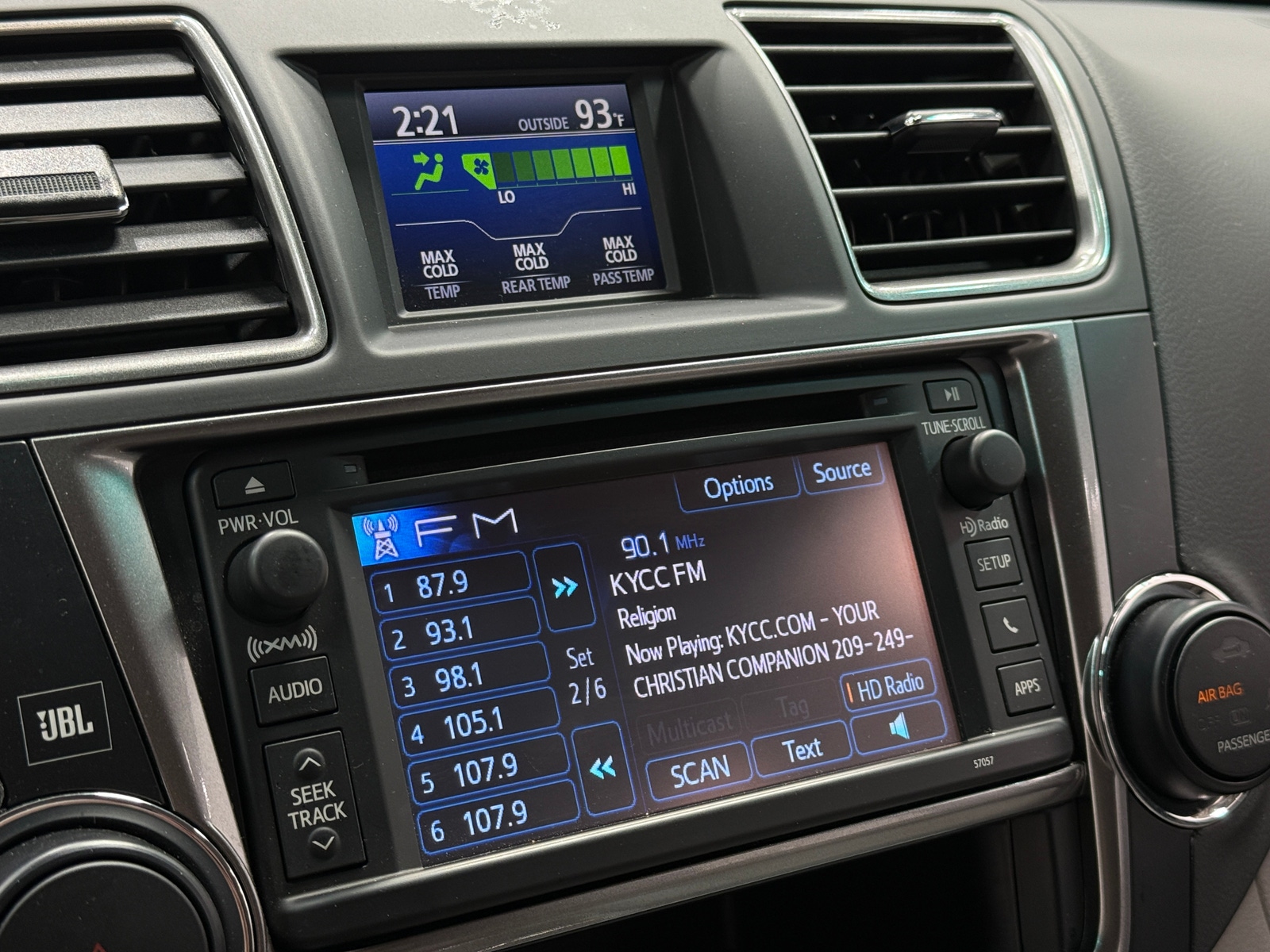 Thumbnail: 2013 Toyota Highlander - 3